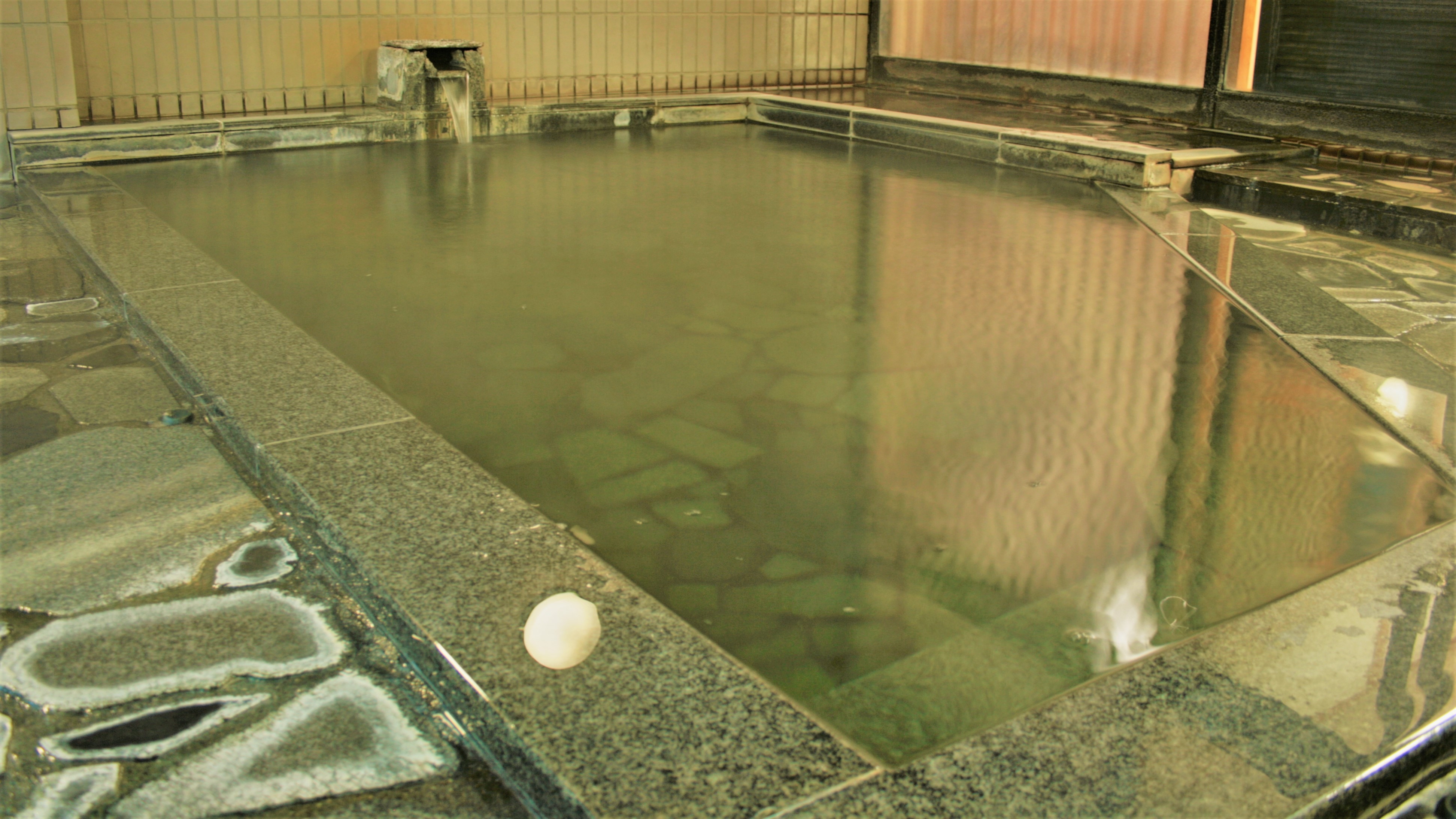 Men's large bath on the 1st floor