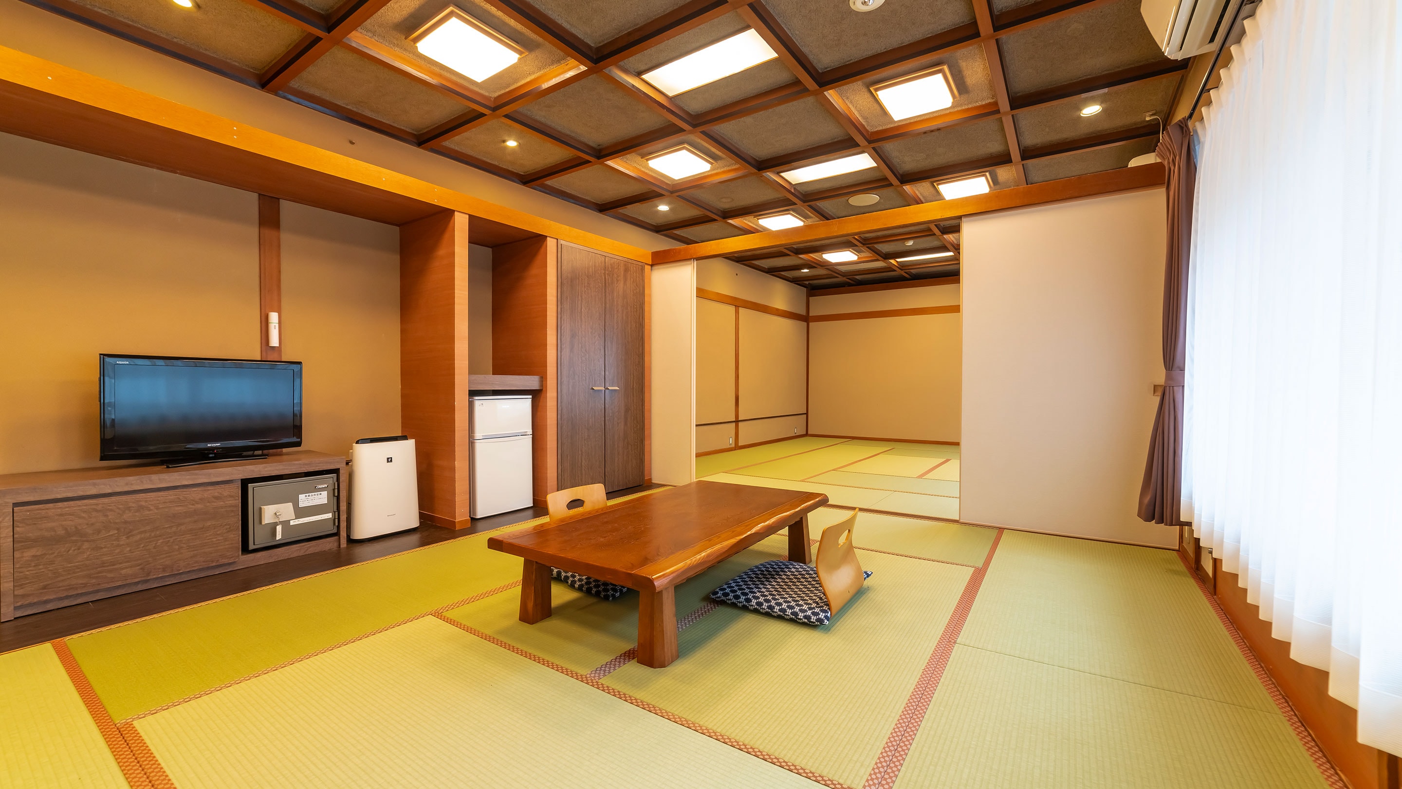 [Non-smoking] Standard Japanese-style room 27 tatami mats, no indoor bath *Image