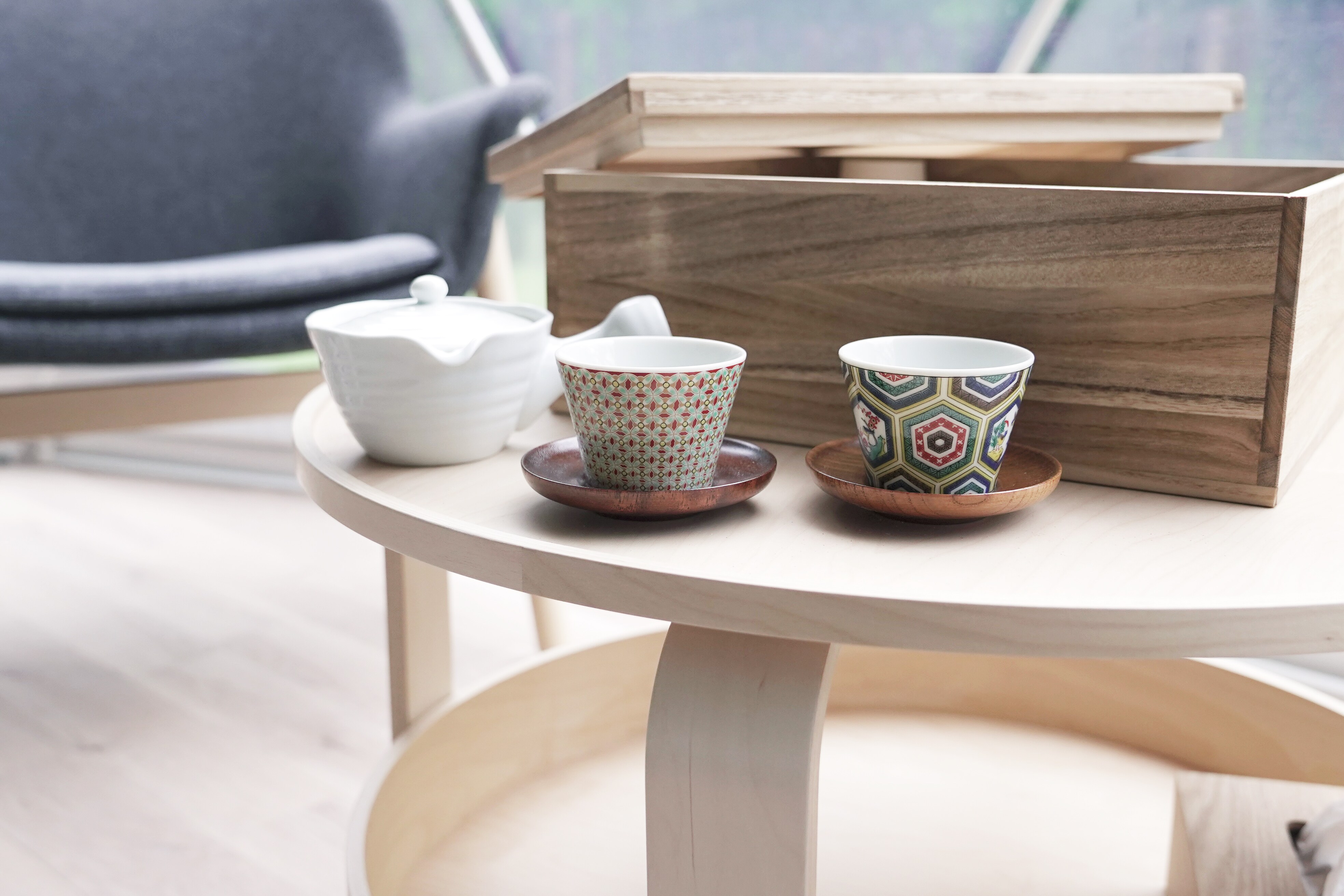 Ishikawa Prefecture is known for its thriving tea ceremony culture. Enjoy comparing different types of tea.