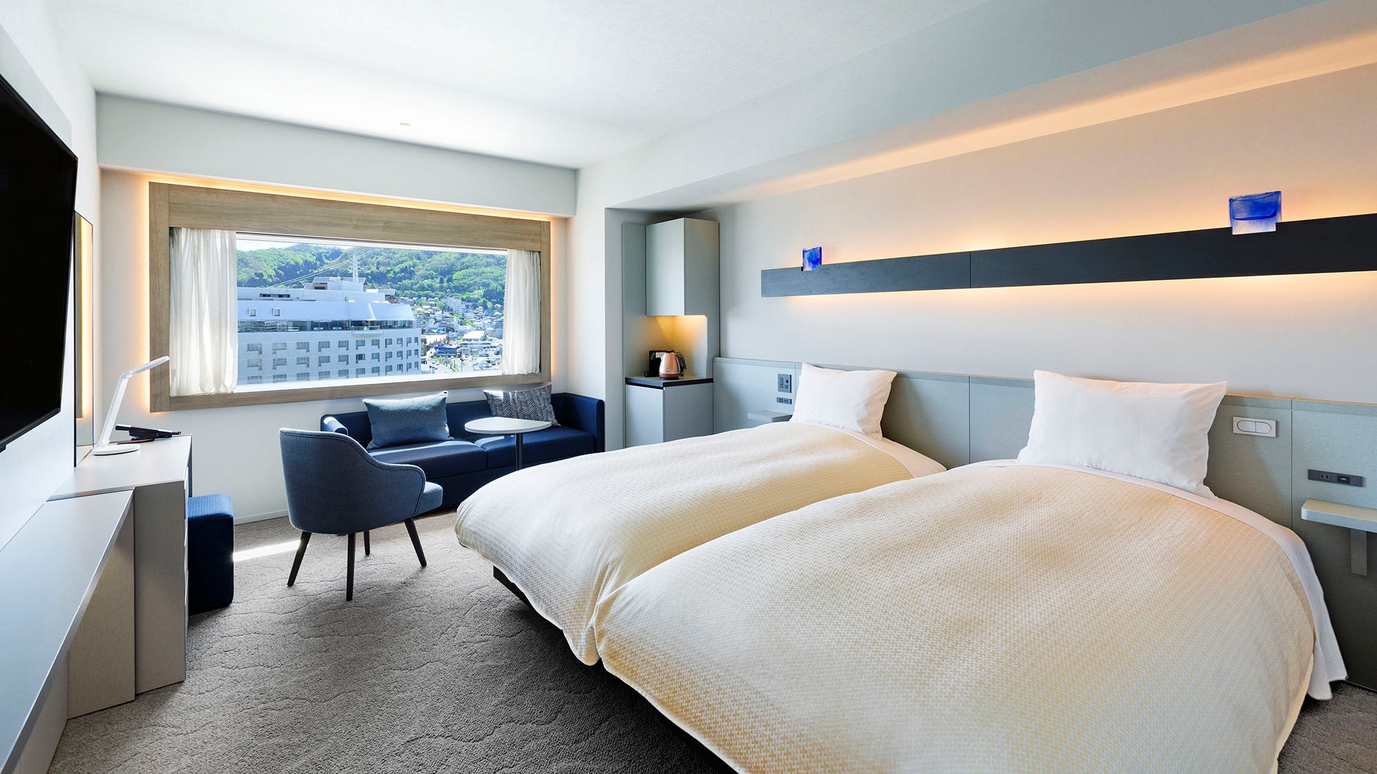 [Rooms] Deluxe Twin / 30㎡ / All rooms of this room type face the Hakodate mountain side. (Maximum 2 people)