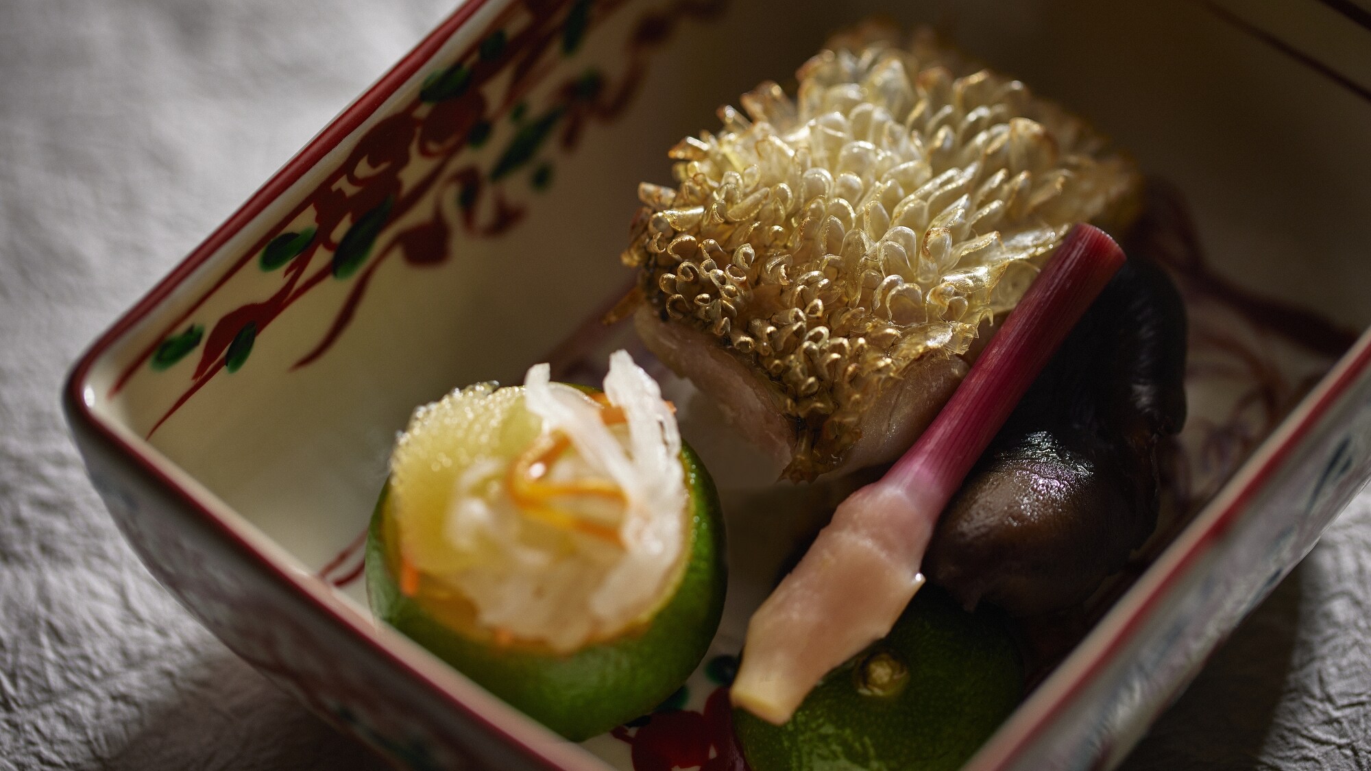 [Waku Kaiseki] We will deliver creative dishes that can be enjoyed by both the eyes and the taste buds. *Example
