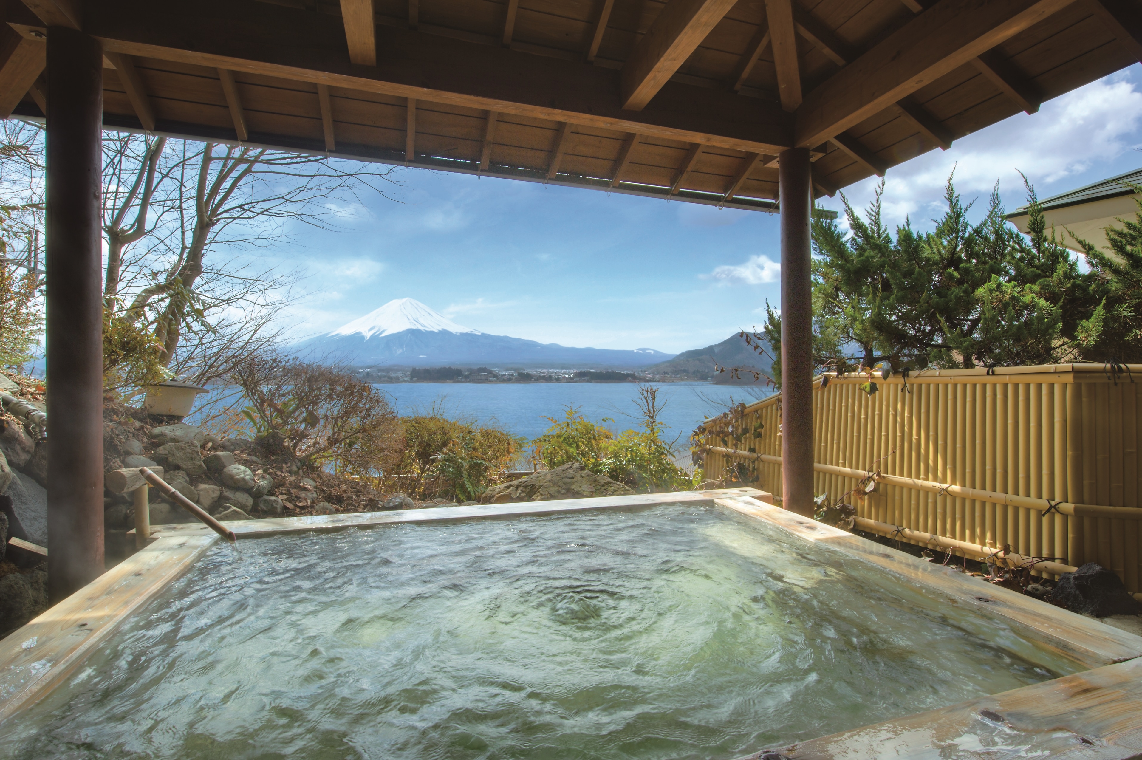 Fuji observation bath (an example of open-air bath)