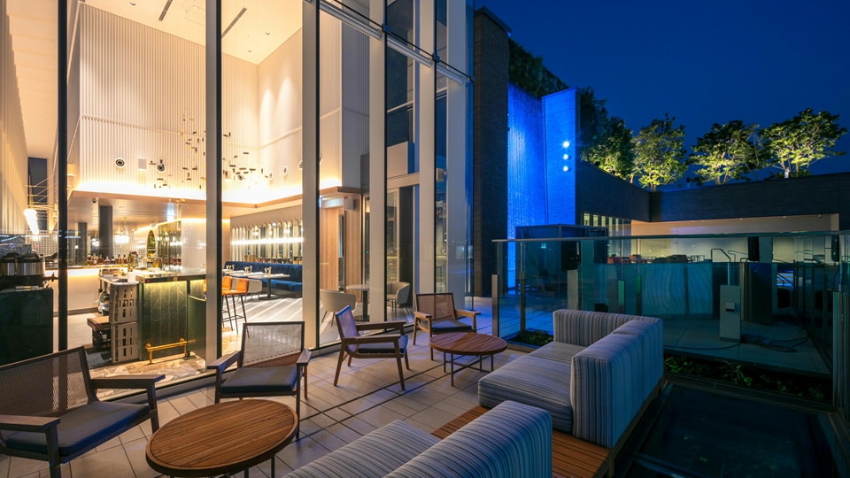 SOMEWHERE RESTAURANT & BAR terrace seating