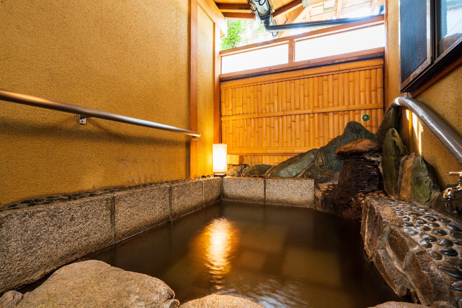Tsubaki Open-air bath with a roof