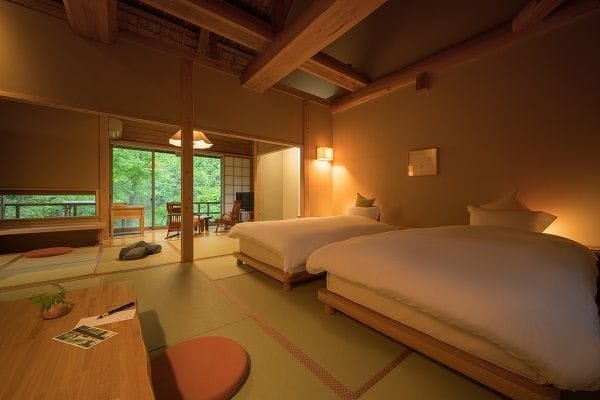 Separated "Tsumegusa" with a semi-open-air bath