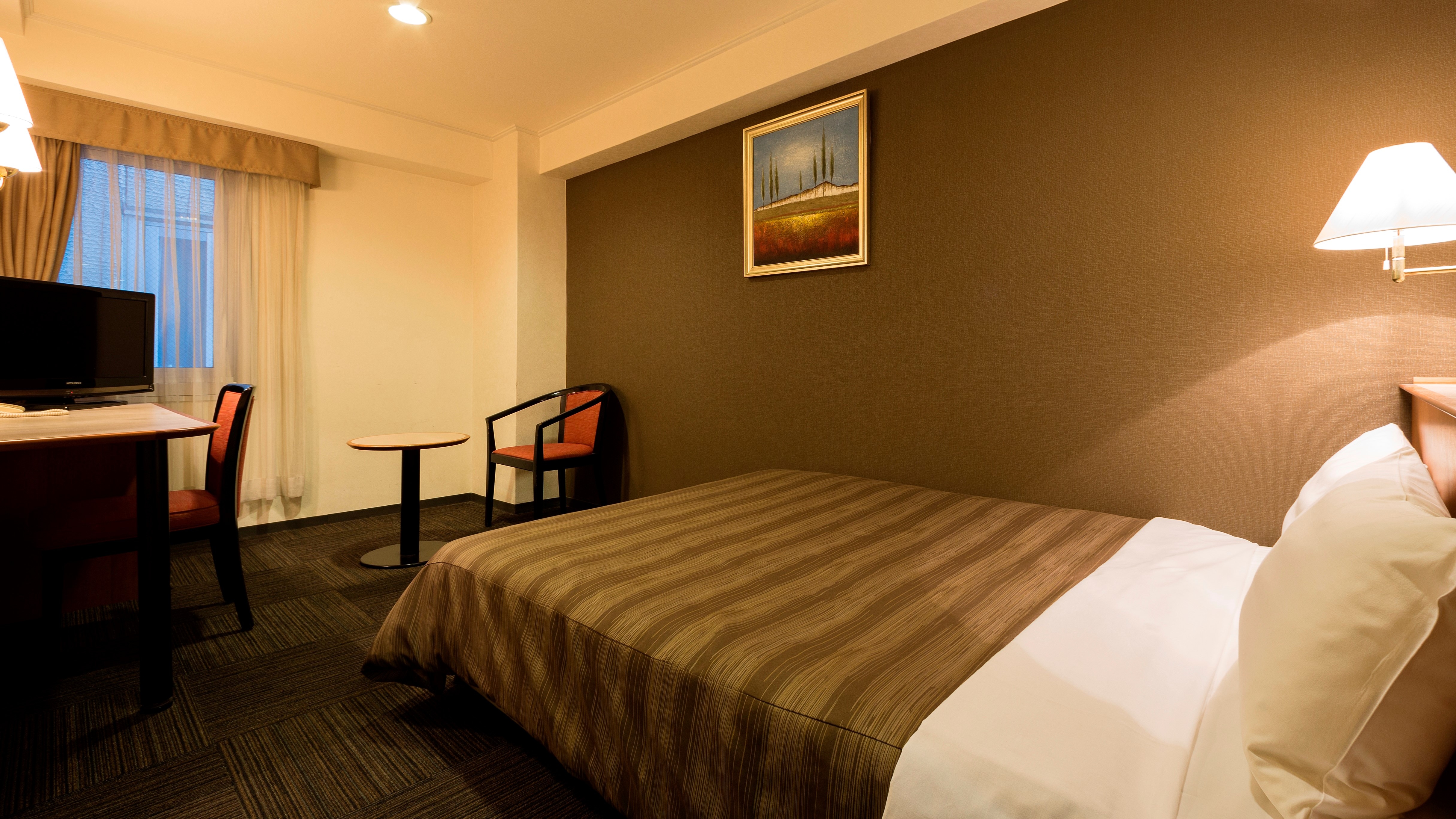 Kamar Double (18 meter persegi, lebar tempat tidur 140 cm)