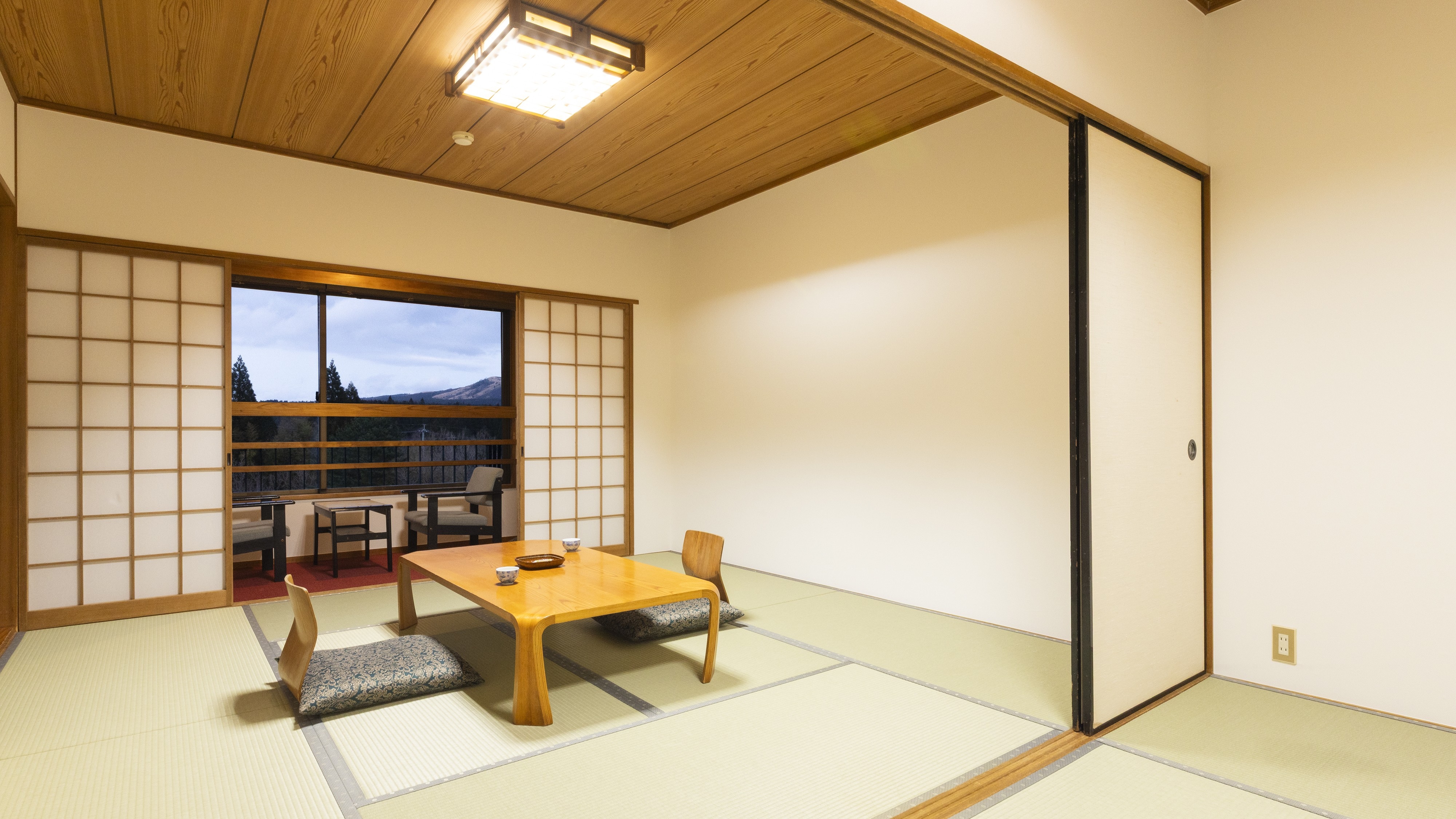 Phòng kiểu Nhật ở tầng trên cùng (12 chiếu tatami)