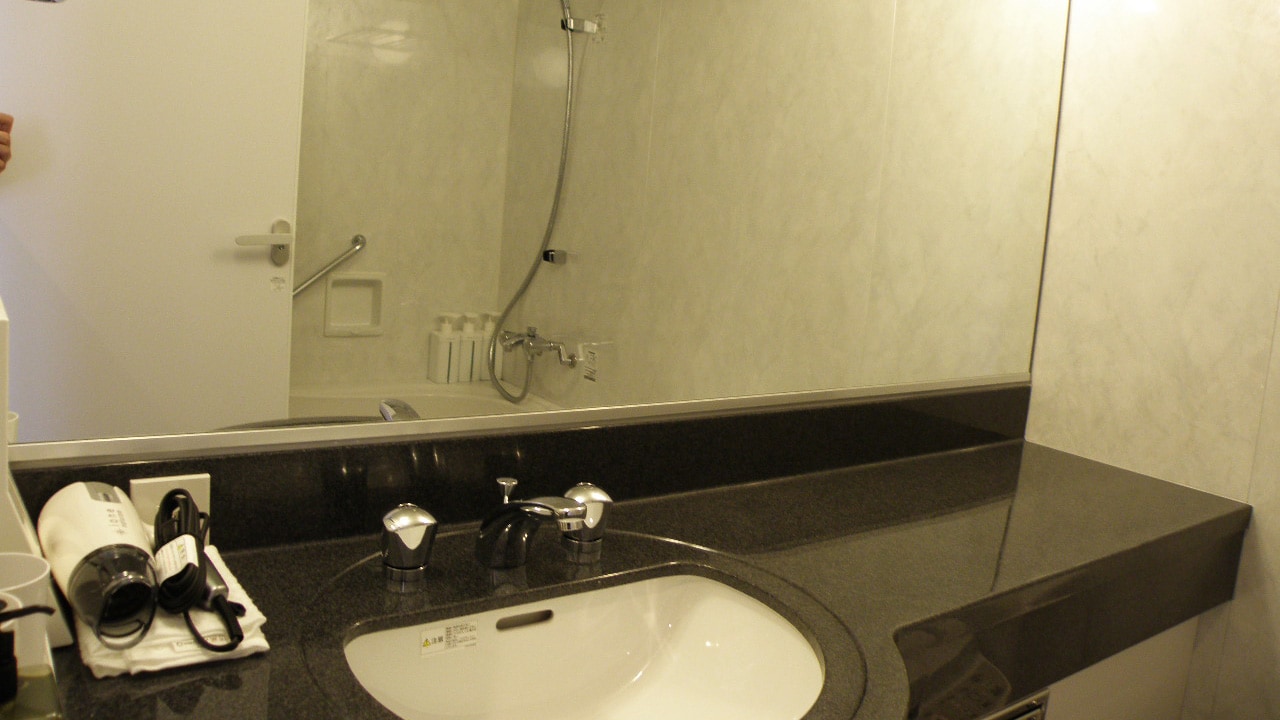 Western-style double washbasin