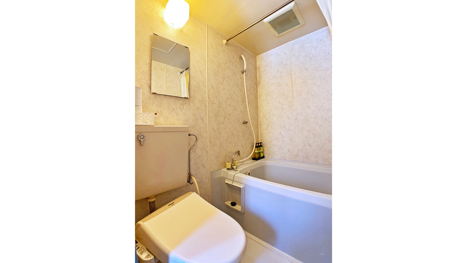  [Japanese-style room 14 tatami mats] Unit bath