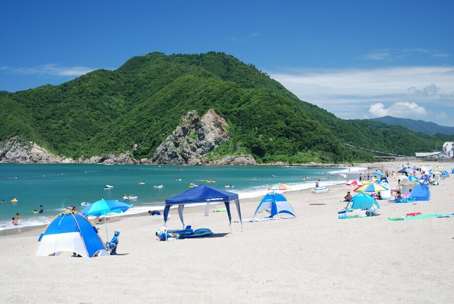 浜坂县立阳光海滩（步行约5分钟）
