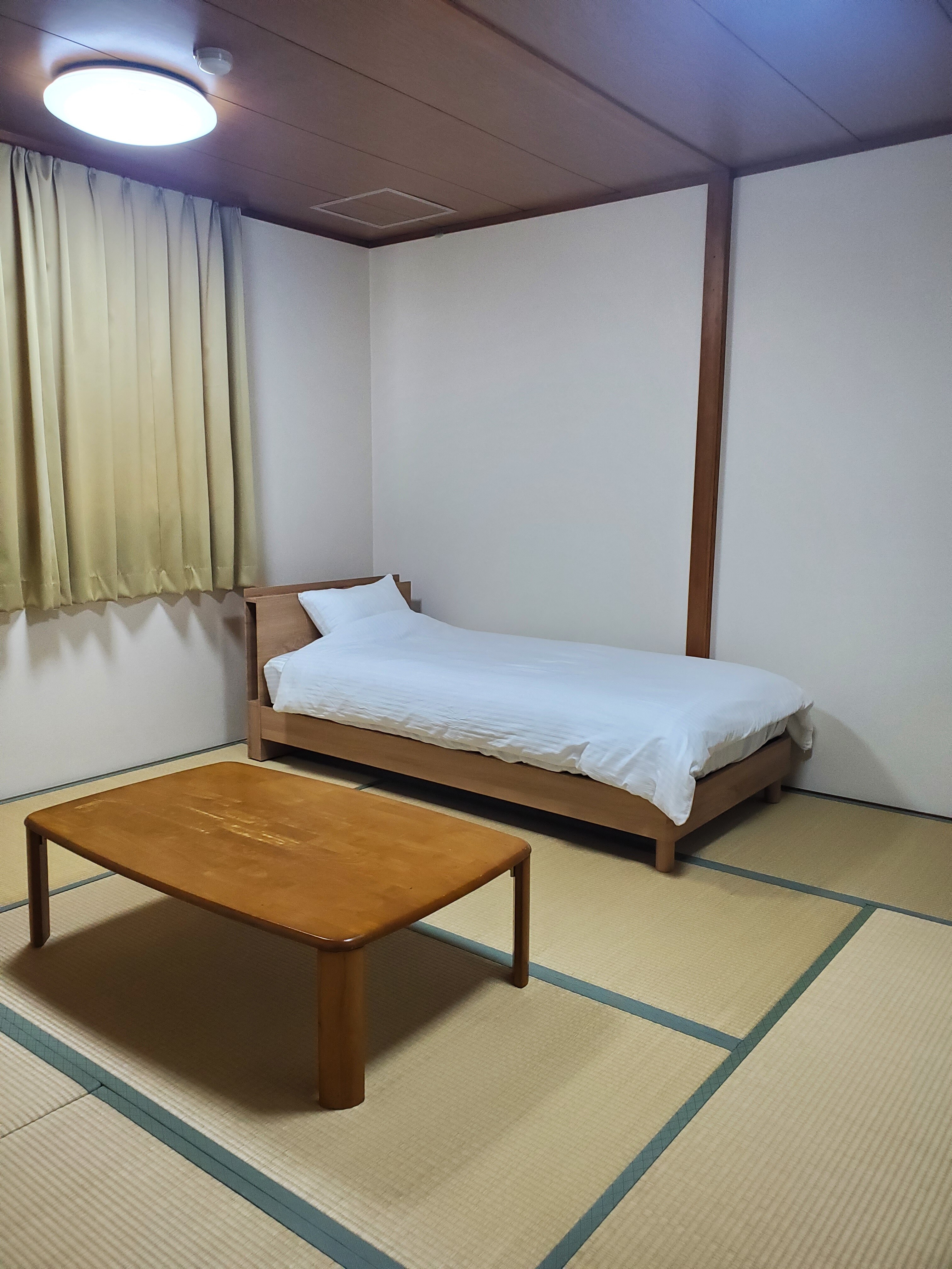 Bangunan utama kamar bergaya Jepang (tipe kamar tidur)