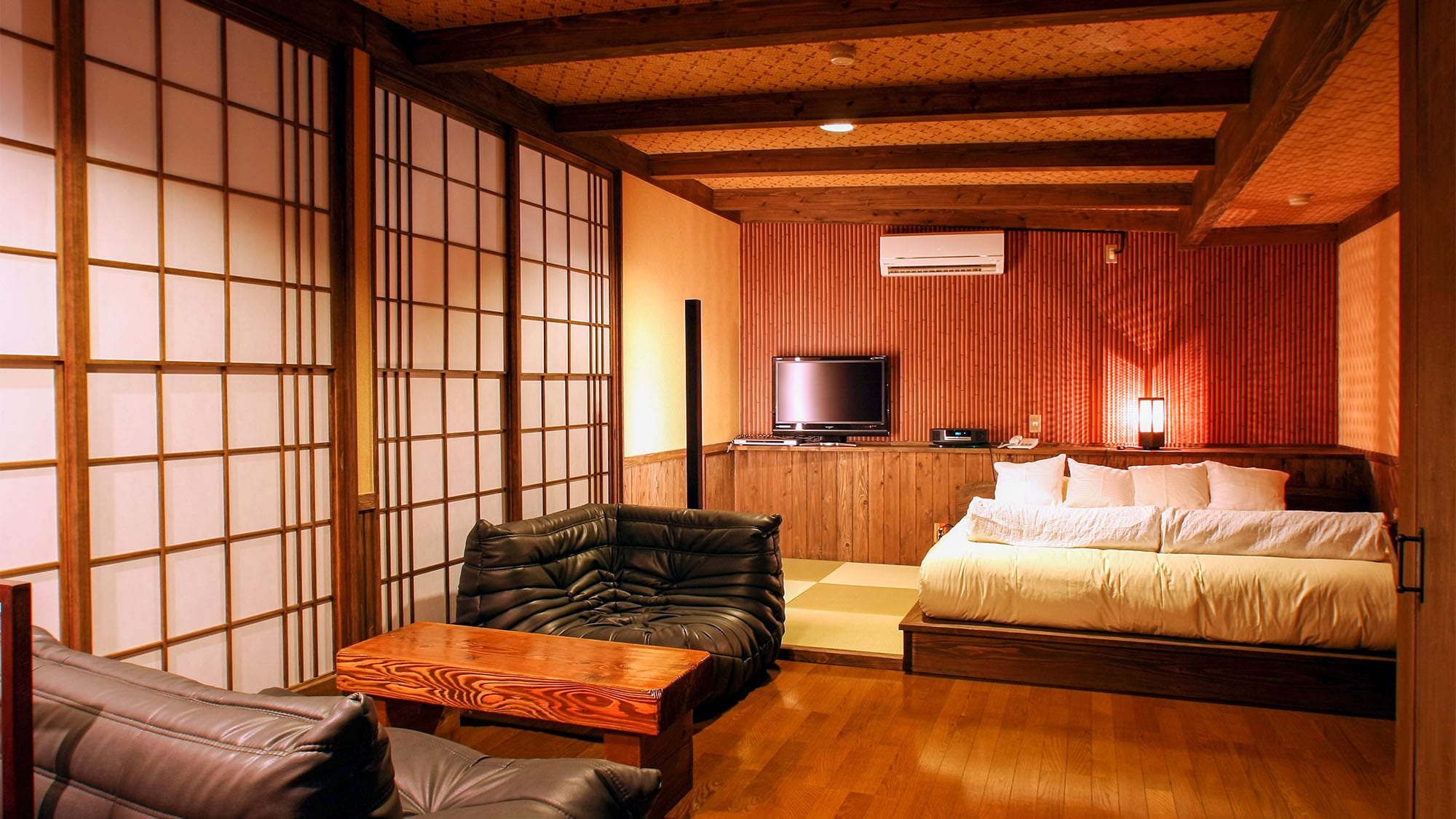 ・[YAMABATO] Luxurious room with sofa space and tatami space