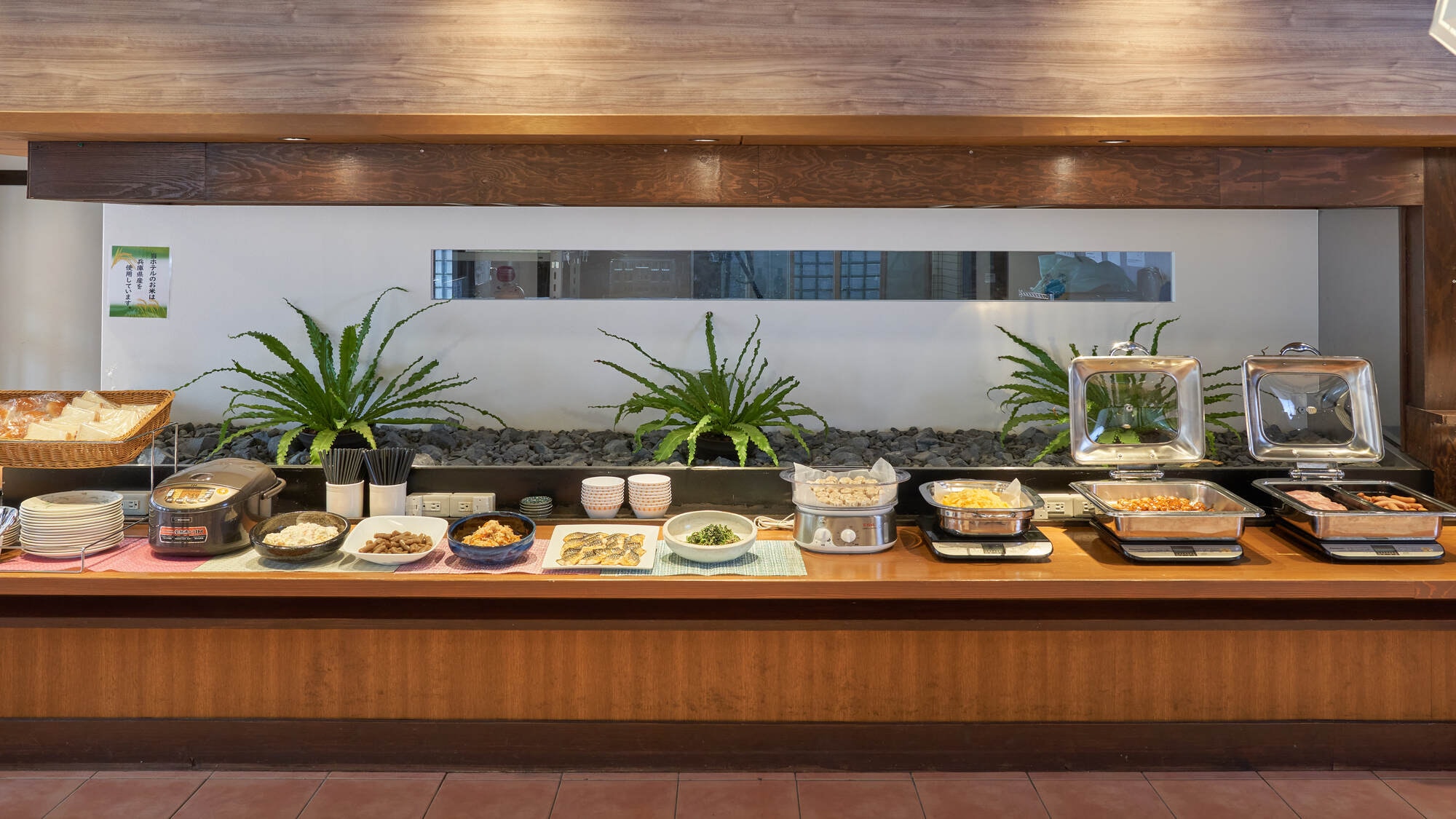 Breakfast | The buffet offers side dishes that change daily.