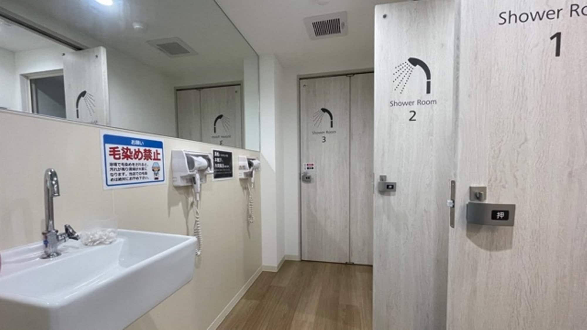 Women only | Separate shower in shared space