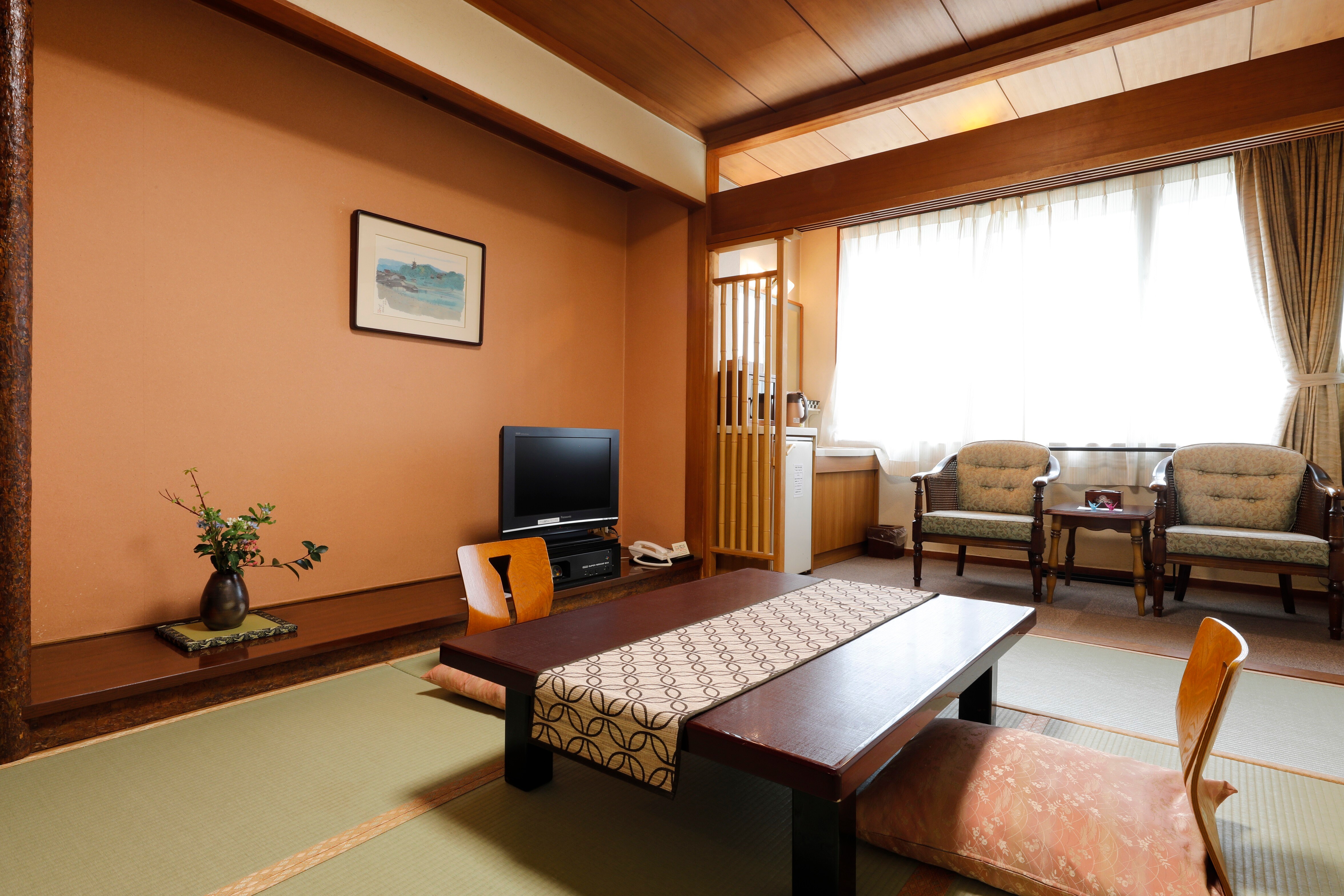 6张榻榻米的日式房间示例