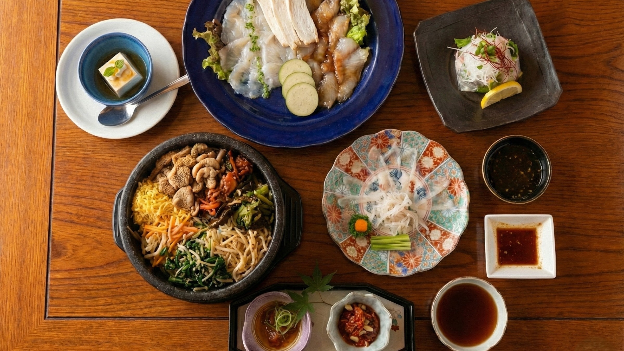 Cơm trộn Bibimbap và cá nóc nướng