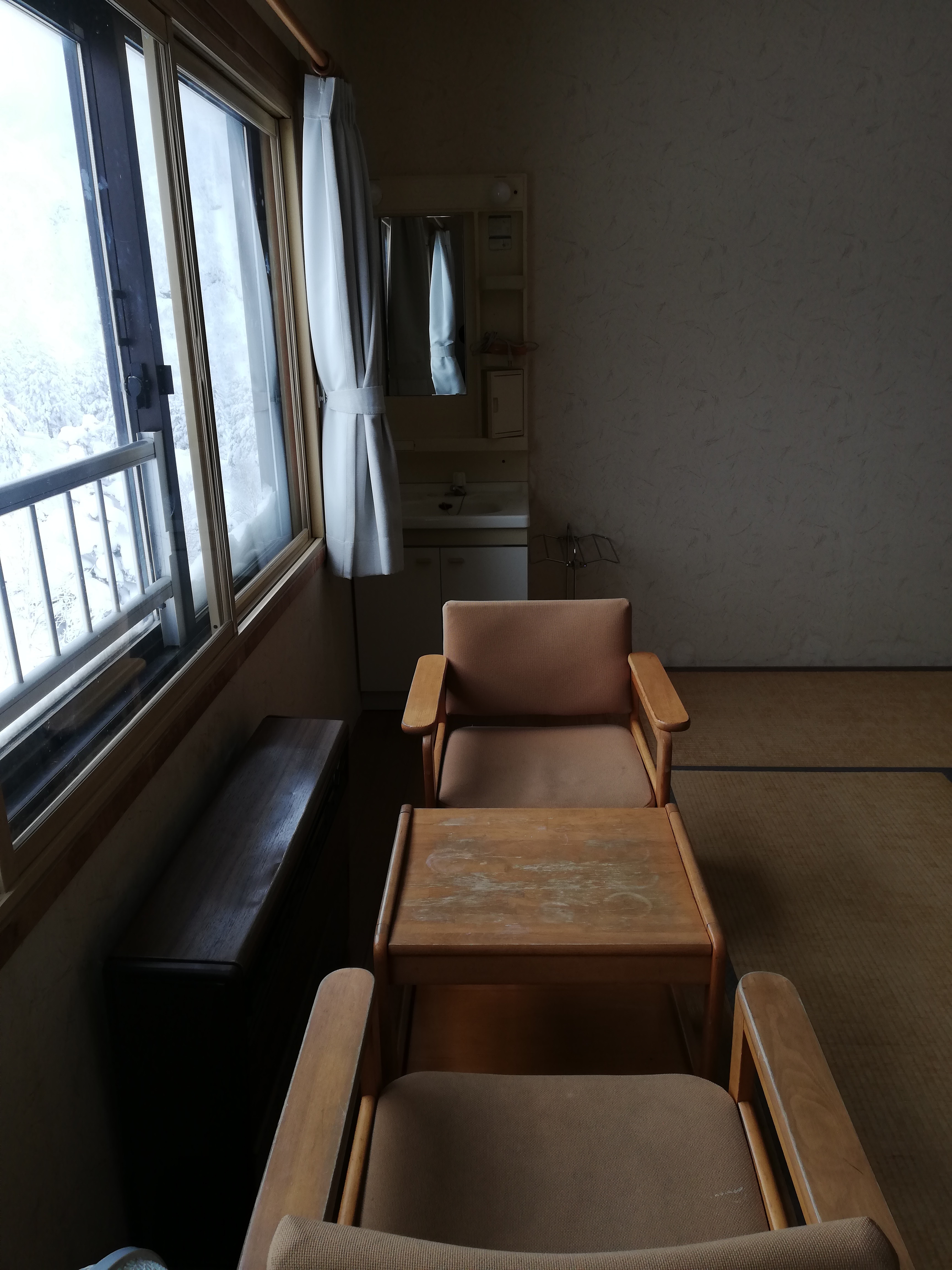 10 kamar bergaya Jepang tatami, tanpa kamar mandi atau toilet
