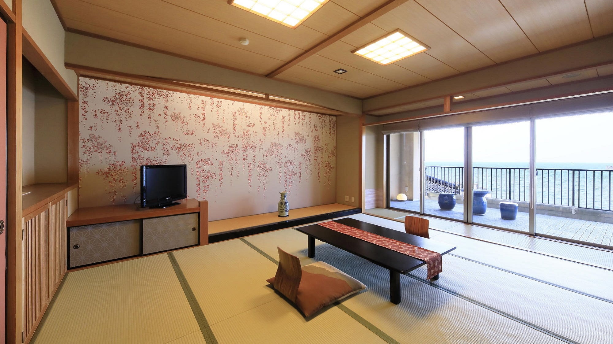 [With panoramic jacuzzi] Japanese-style room 20 tatami mats