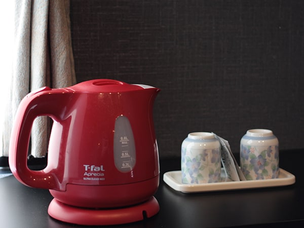 Electric kettle and tea set