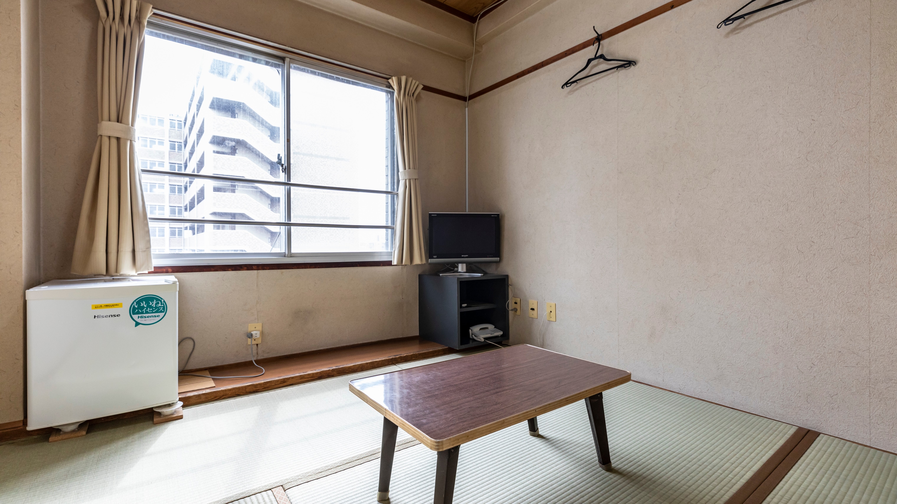 Japanese-style room for 1-2 people (shared bath and toilet)