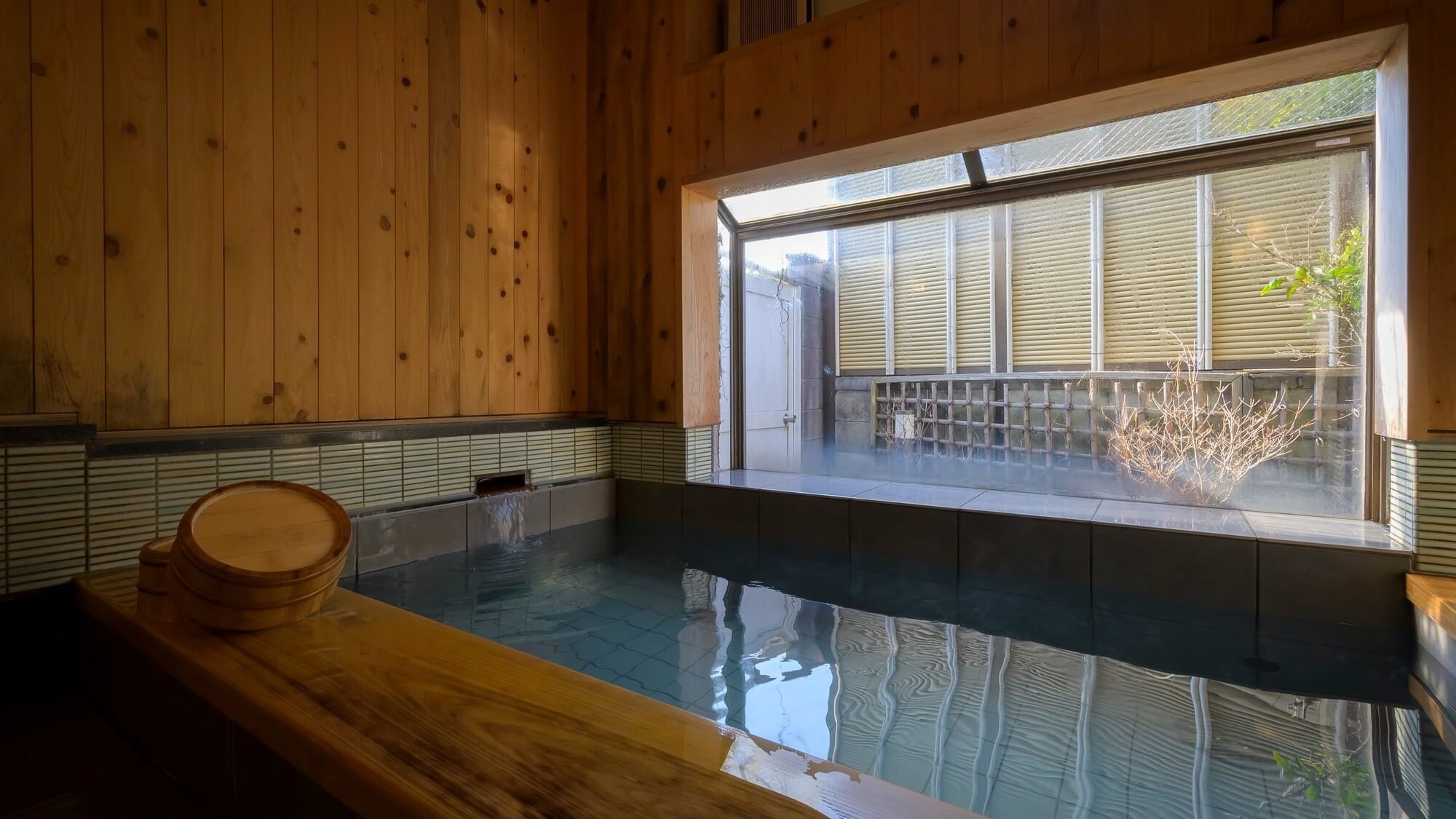 【桔梗之湯】可透過房間內的平板電腦預約3處包租浴池（免費）