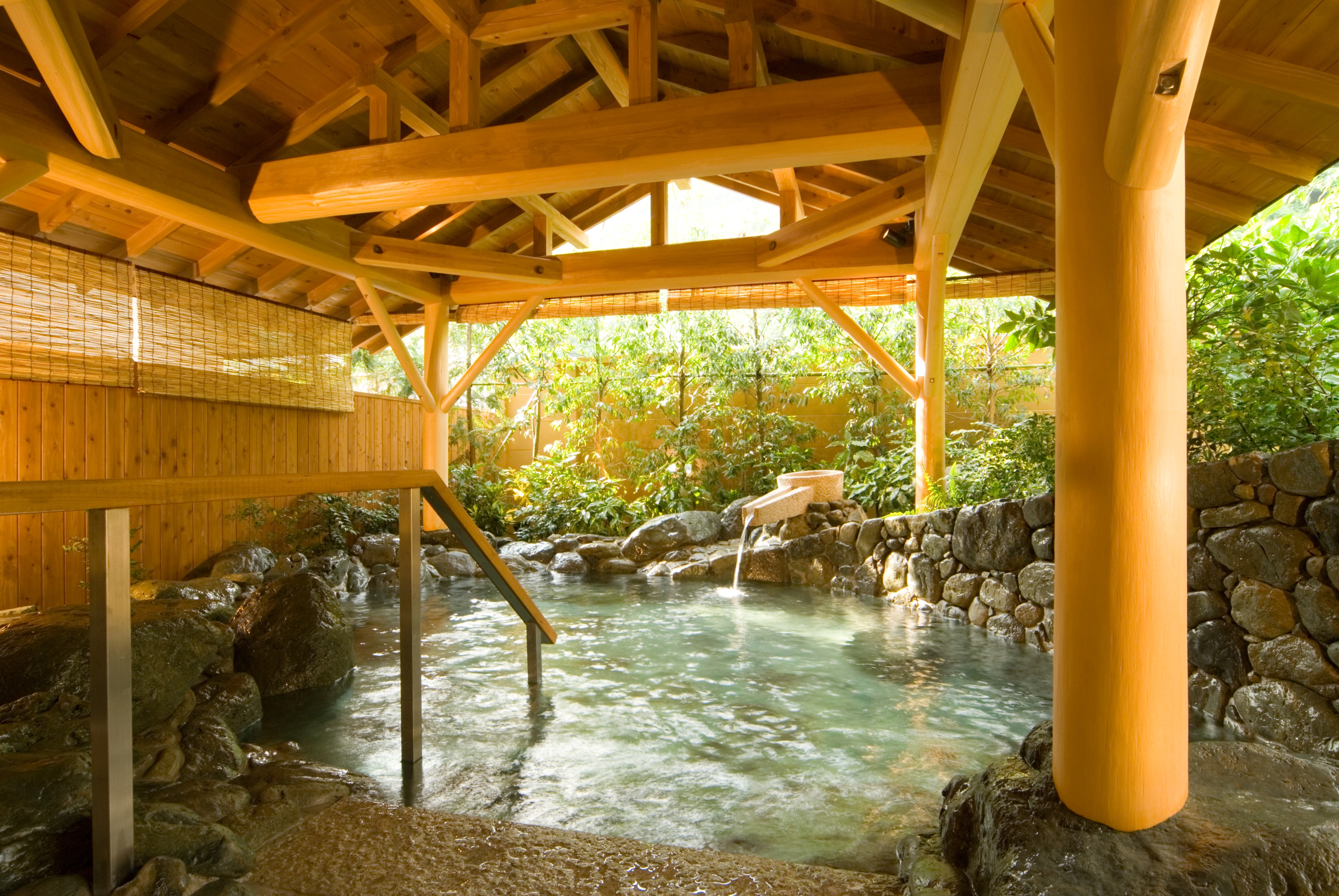 Rock outdoor bath