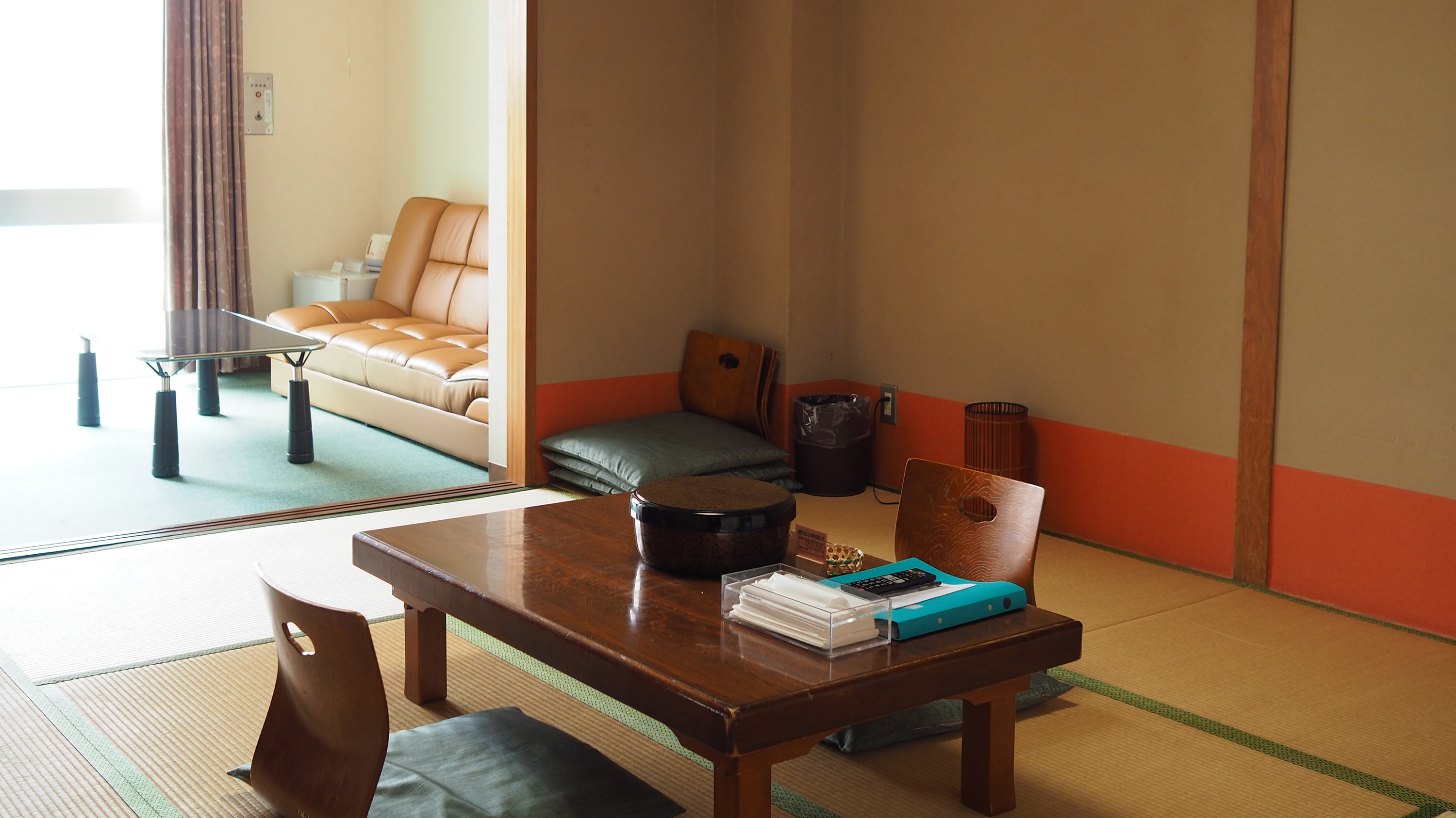 8 tatami mats in translation (example)