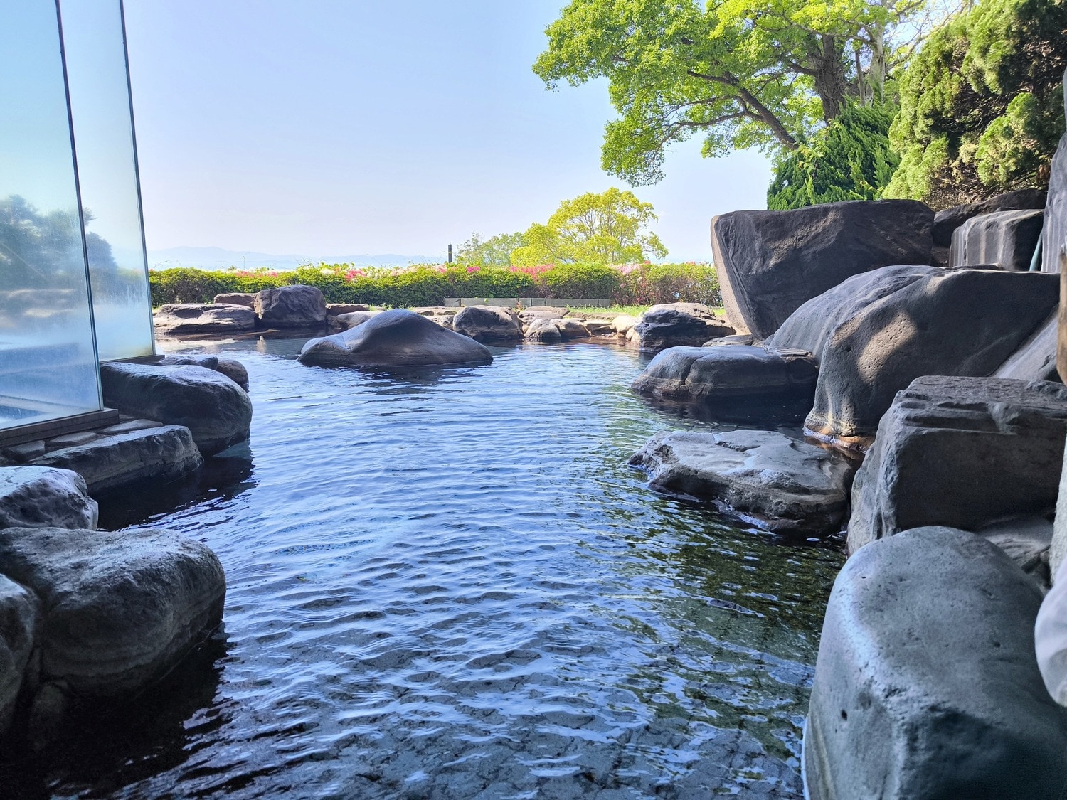 Open-air bath