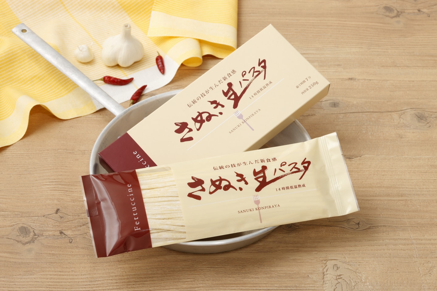Sanuki raw pasta noodle box recommended by our staff 4 servings: Enji box