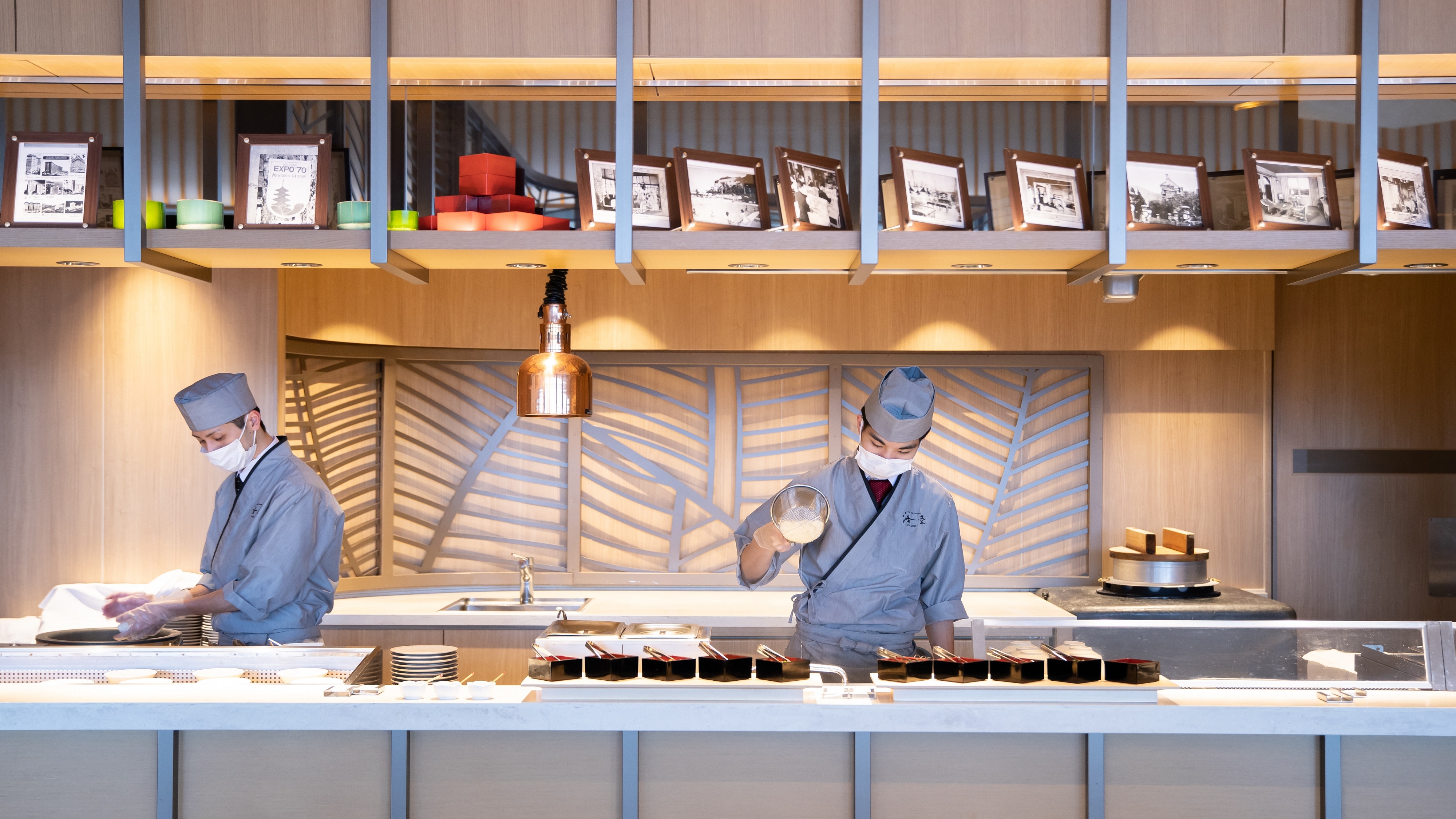 2nd floor all-day dining "Rakuku"