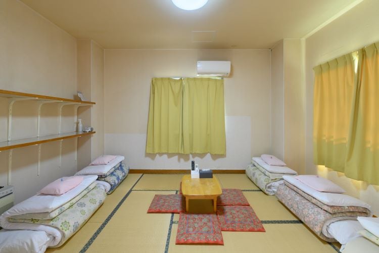 room2.jpg