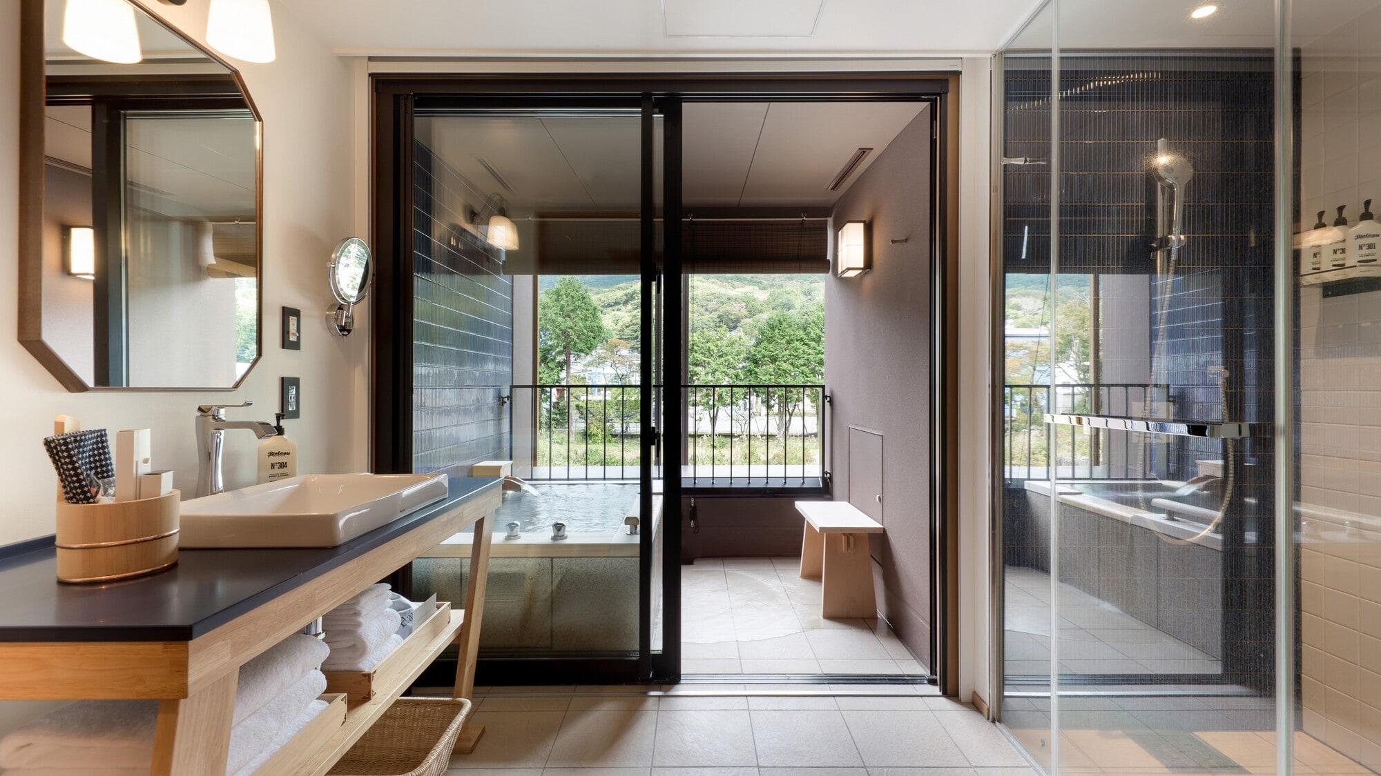 Private open-air hot spring bath and separate walk-in shower