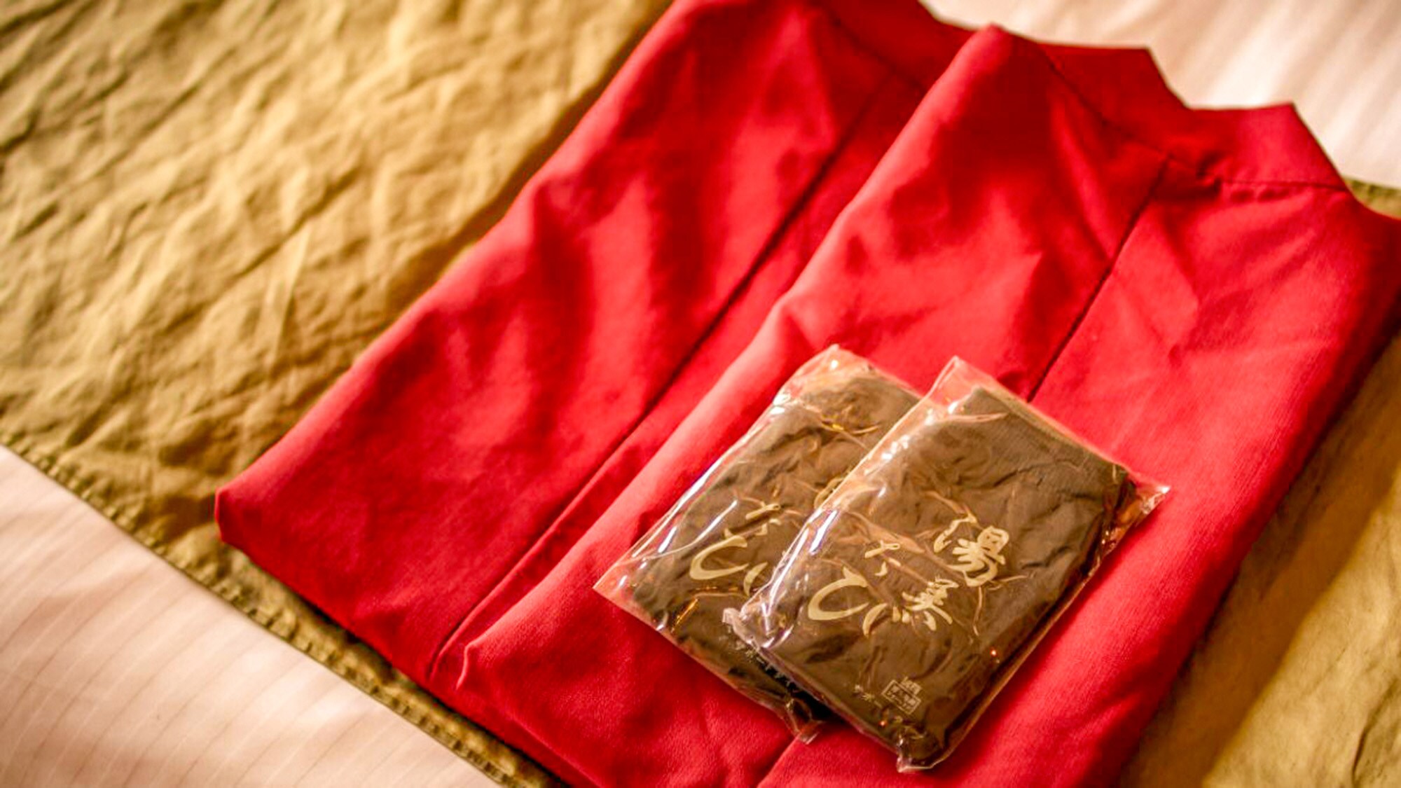 When spending time in your room, please relax in the hotel clothes or change your clothes every time.