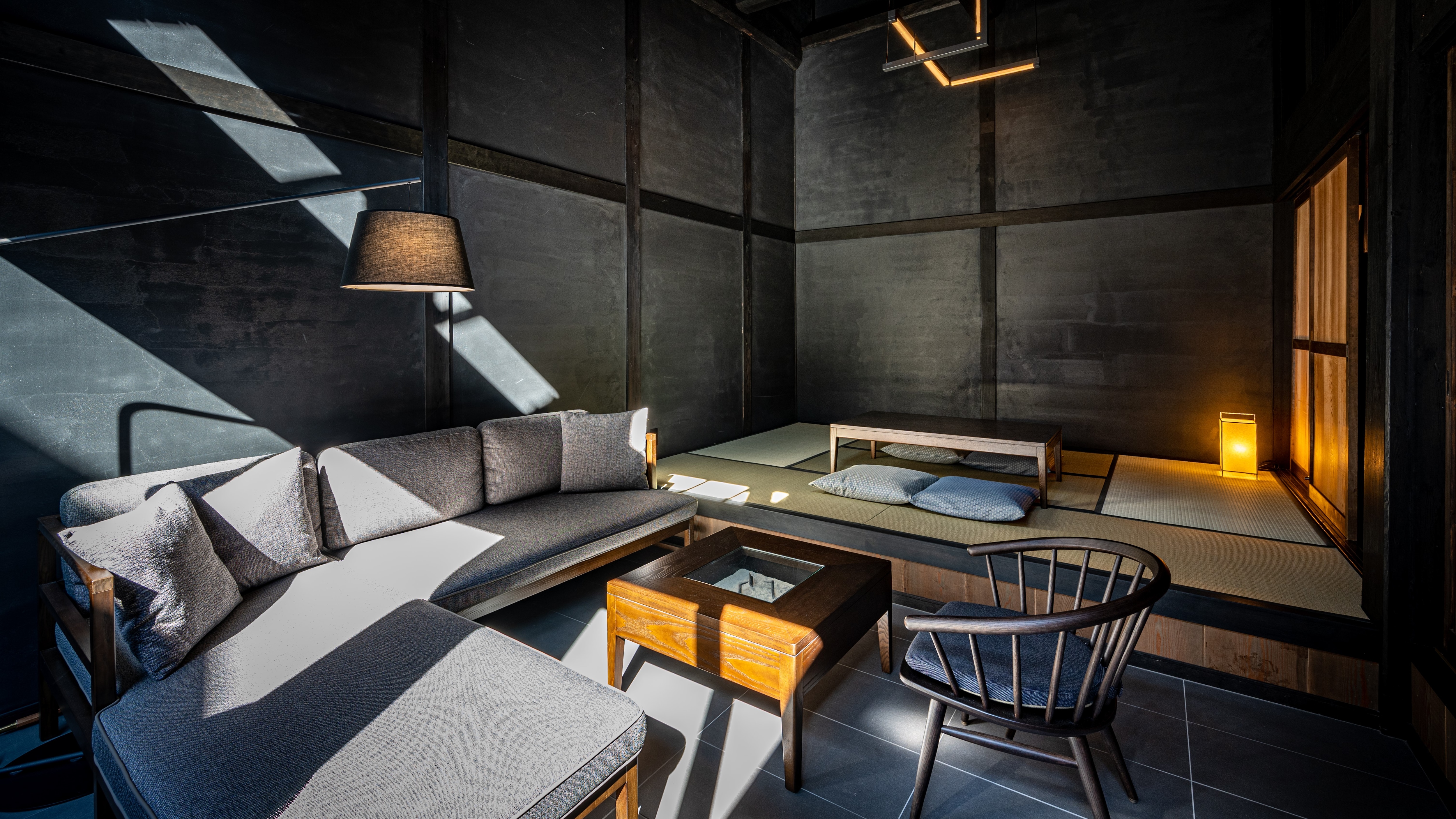 [Toshiyoshiya] A dynamic space that represents the Hyakusan / Shirakawago