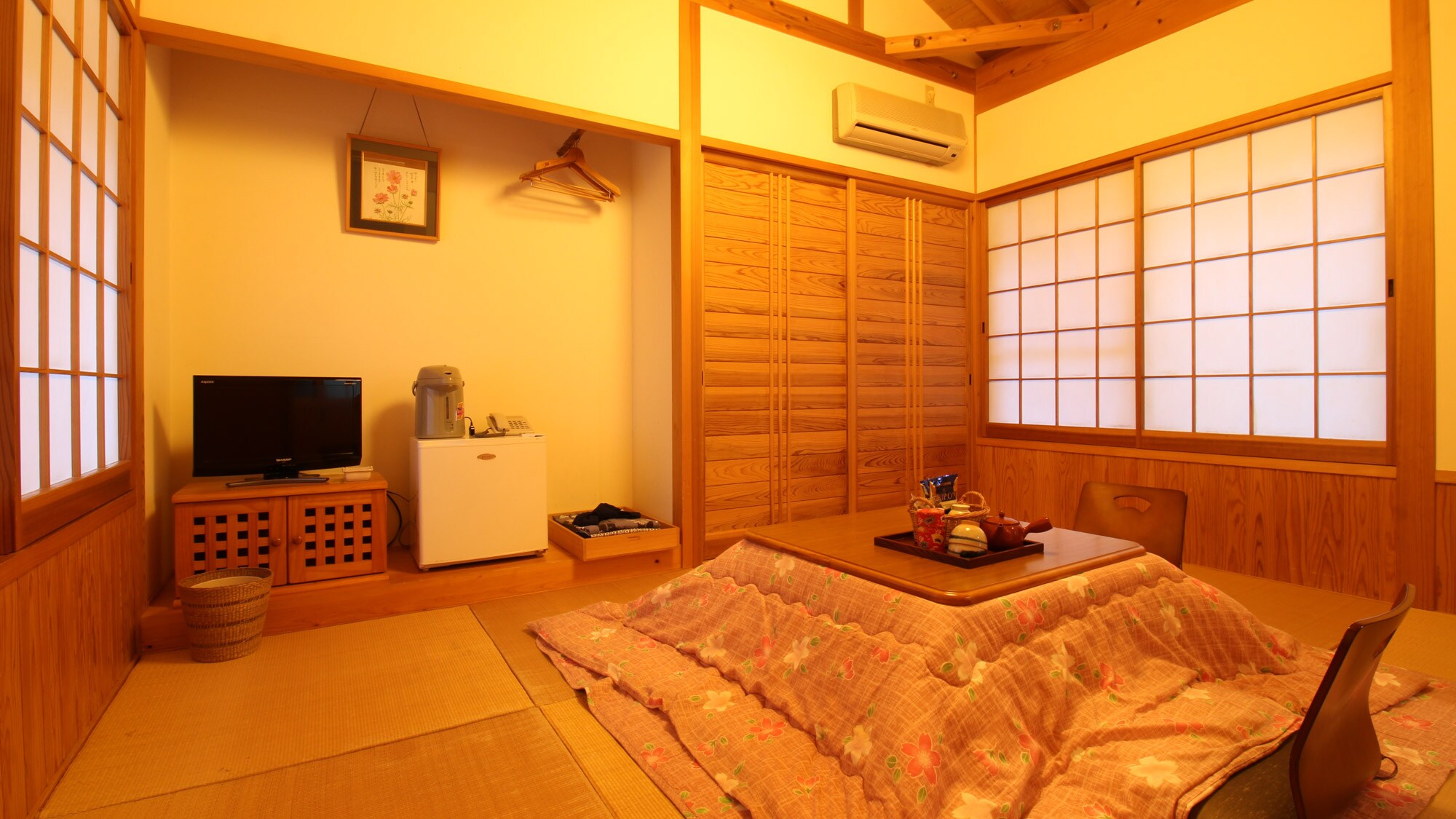 *[Guest Room: Annex] A Japanese-style room with a calm atmosphere. Enjoy a little luxury with a private indoor bath and open-air bath.
