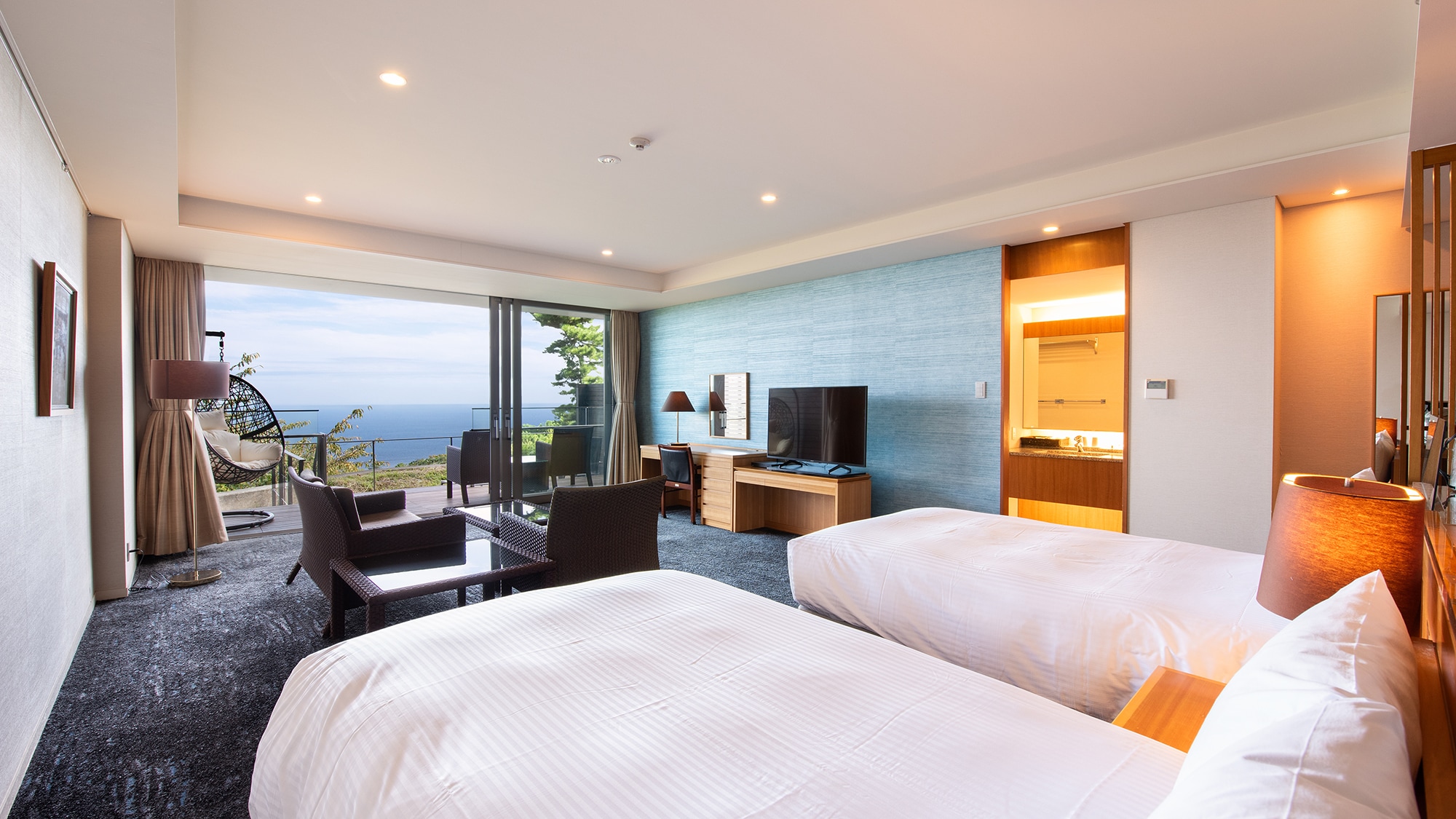 【감색】총평미수 98.7평미, 눈 아래에 사가미만, 골프코스, 아타미시가를 바라보는 오션뷰