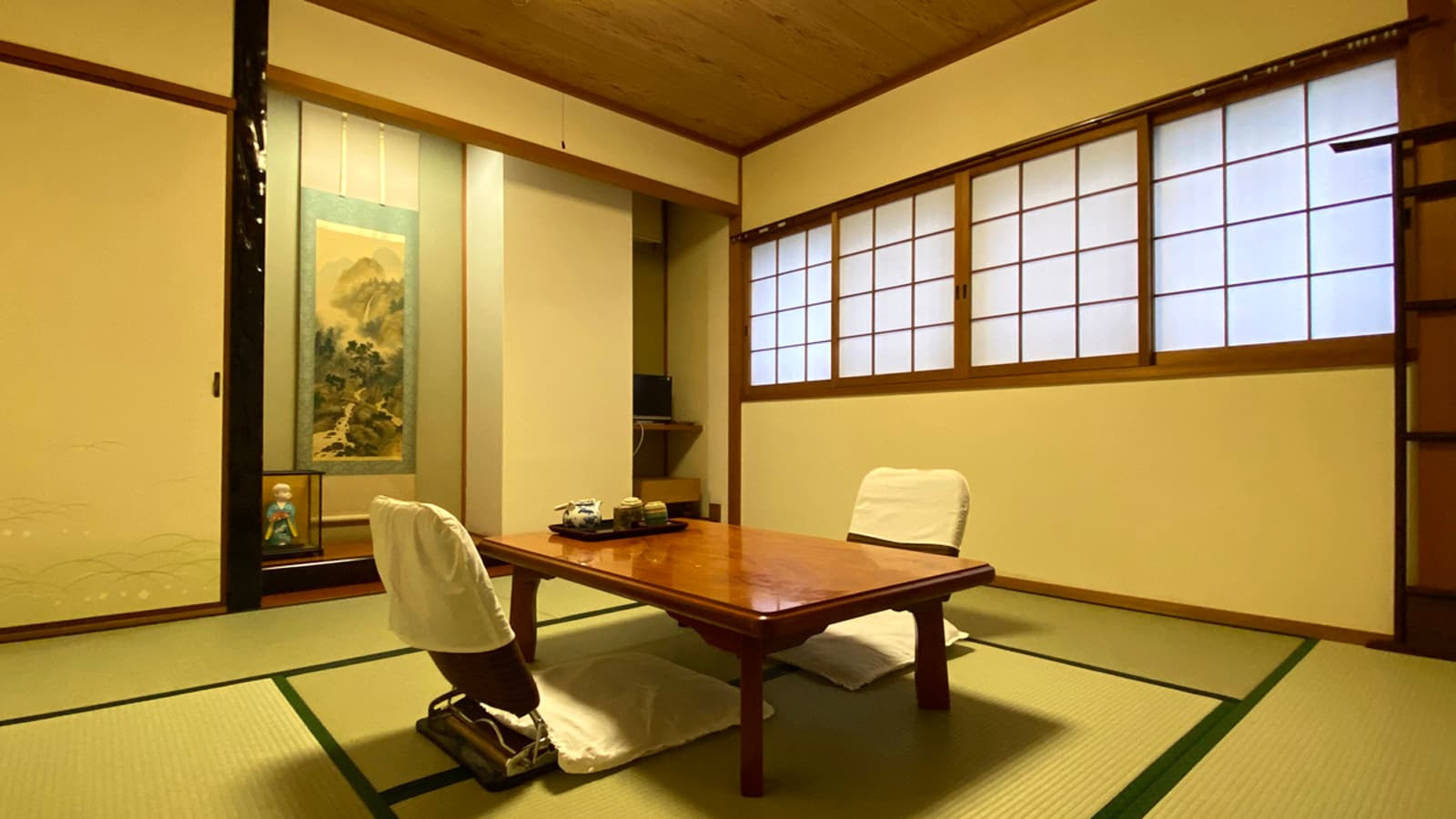 8 tatami Japanese-style room (no bath or toilet)