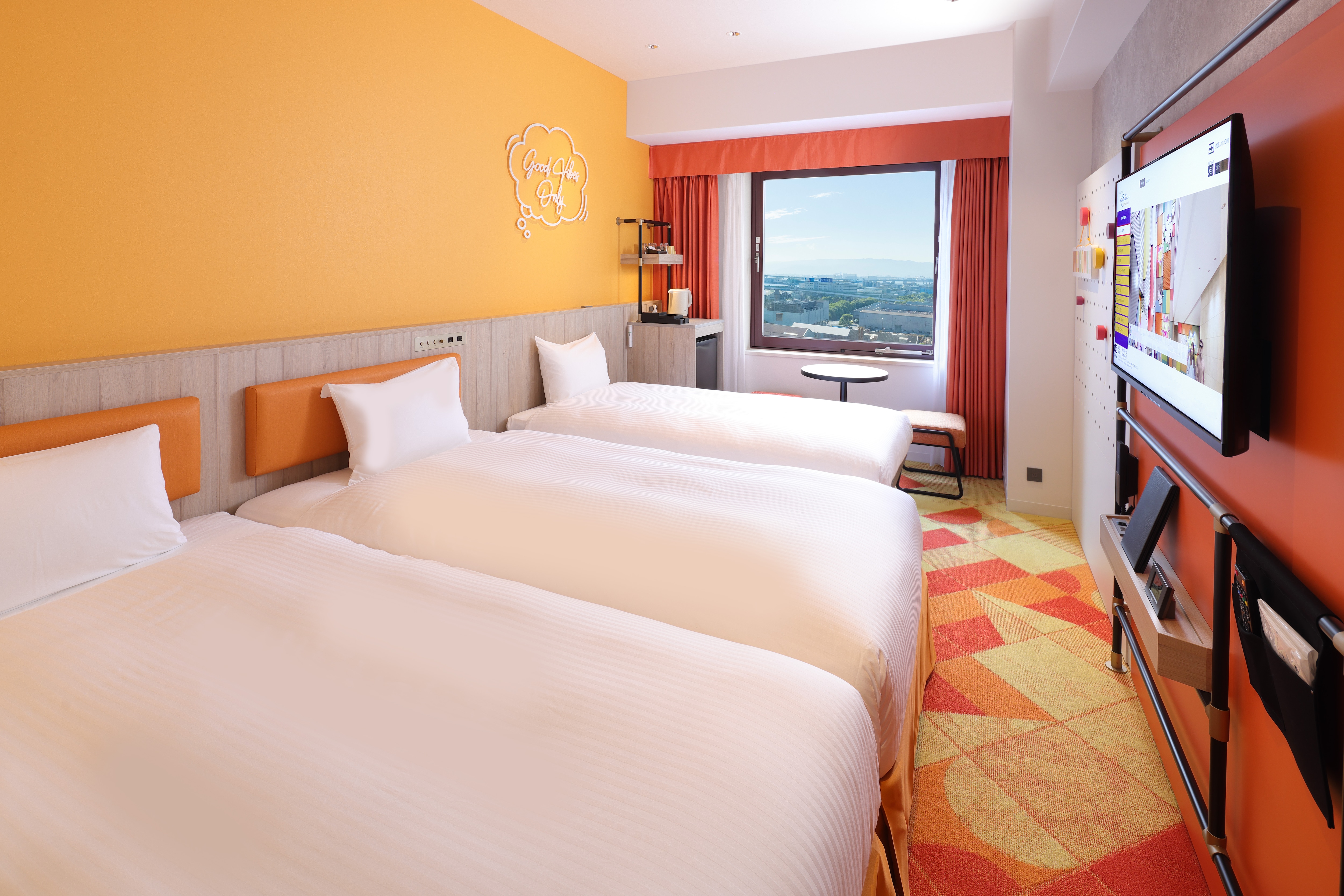 Casual room image for 3 people