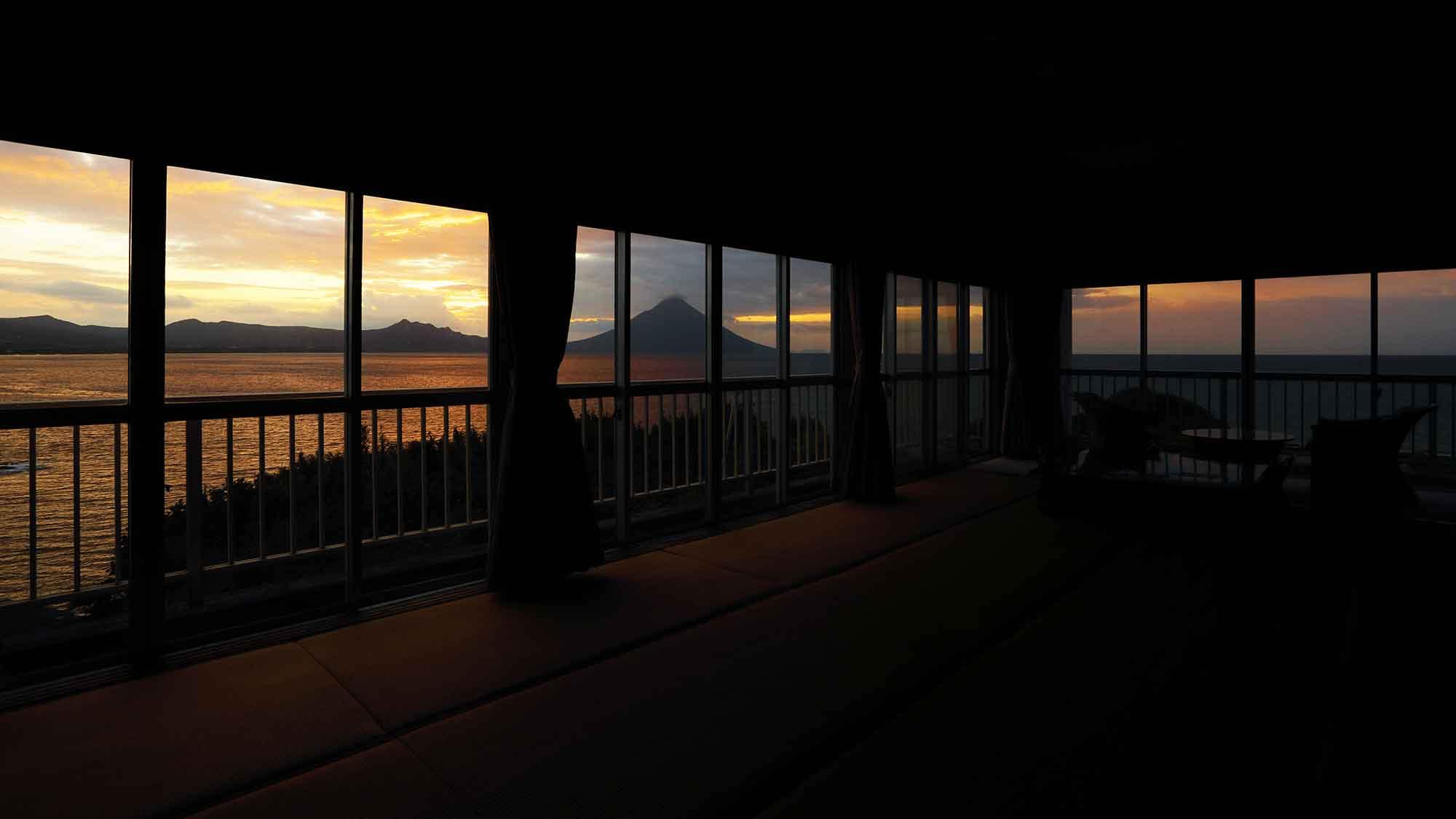 ・[Example of 16 tatami mat Japanese-style room] You can see a beautiful sunrise on a sunny day