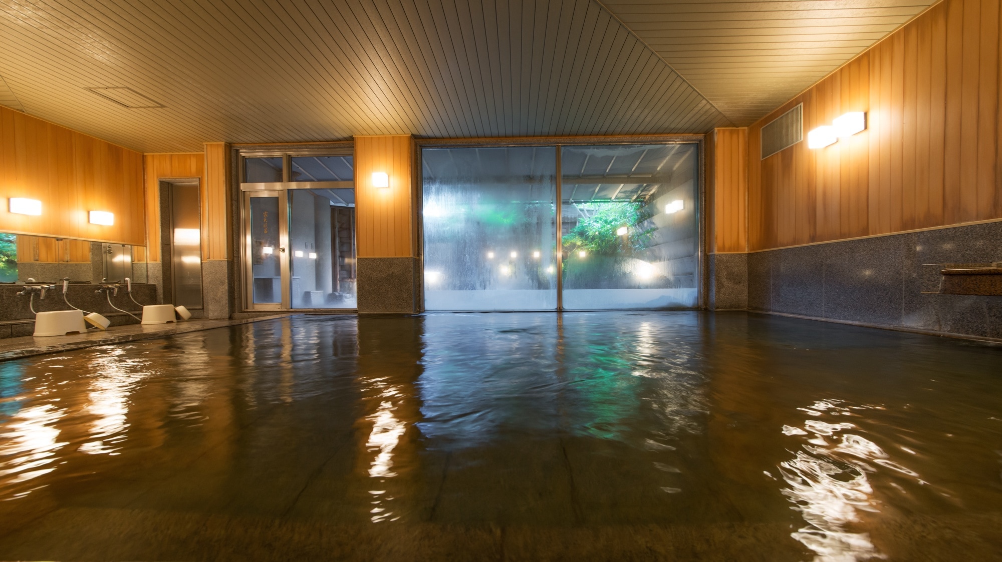 Large communal bath, an example, indoor bath