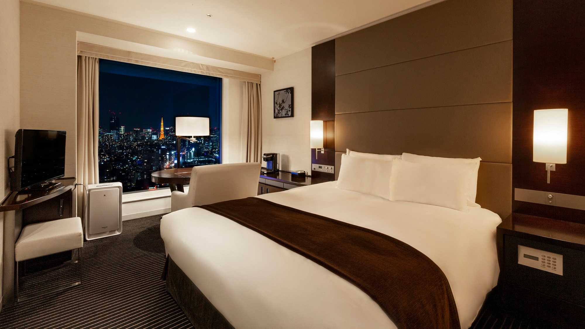 Main Tower Double (Premier Floors 35-37)