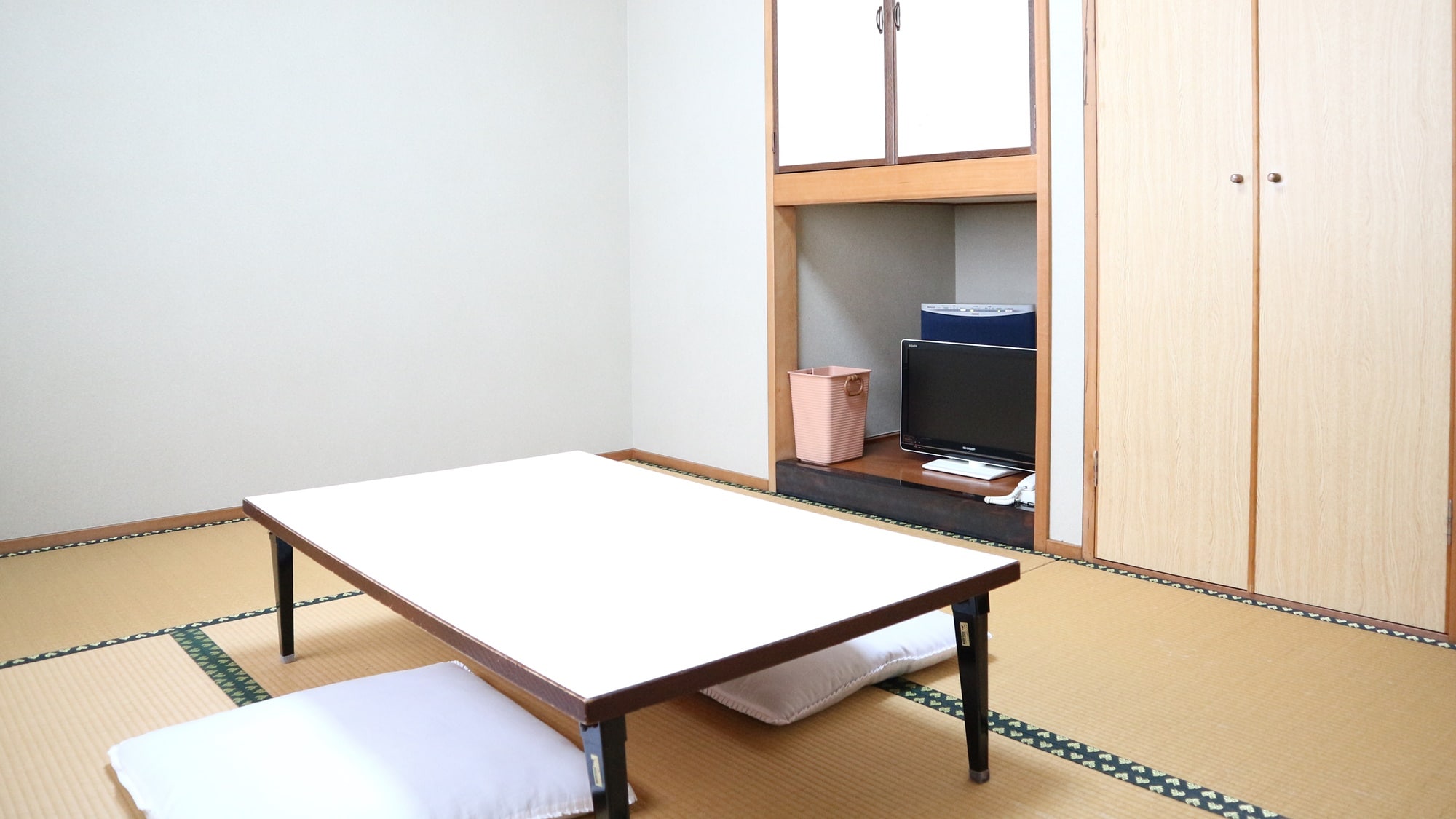* [Example of 6 tatami Japanese-style room in the new building] Although it is small, it can be relaxed for up to 3 people.