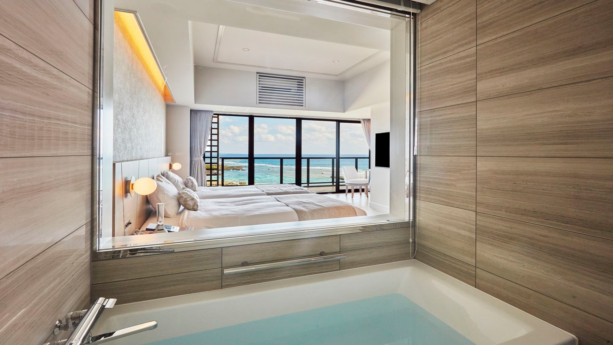 [Premier Deluxe Corner Suite 2 Bedroom (148 square meters/5th-10th floors) <Oceanfront>]