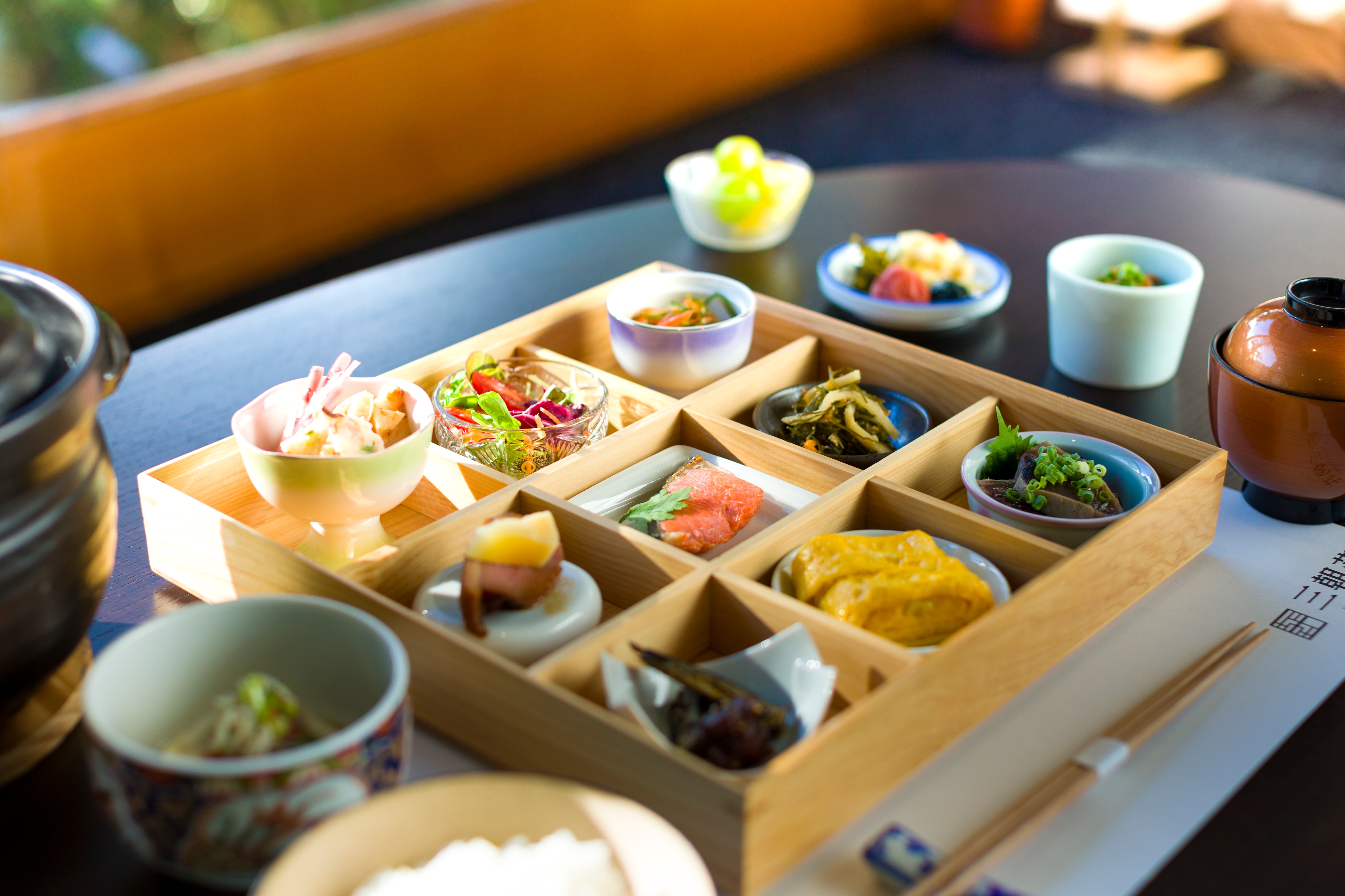 九道早餐包括九道山村菜餚
