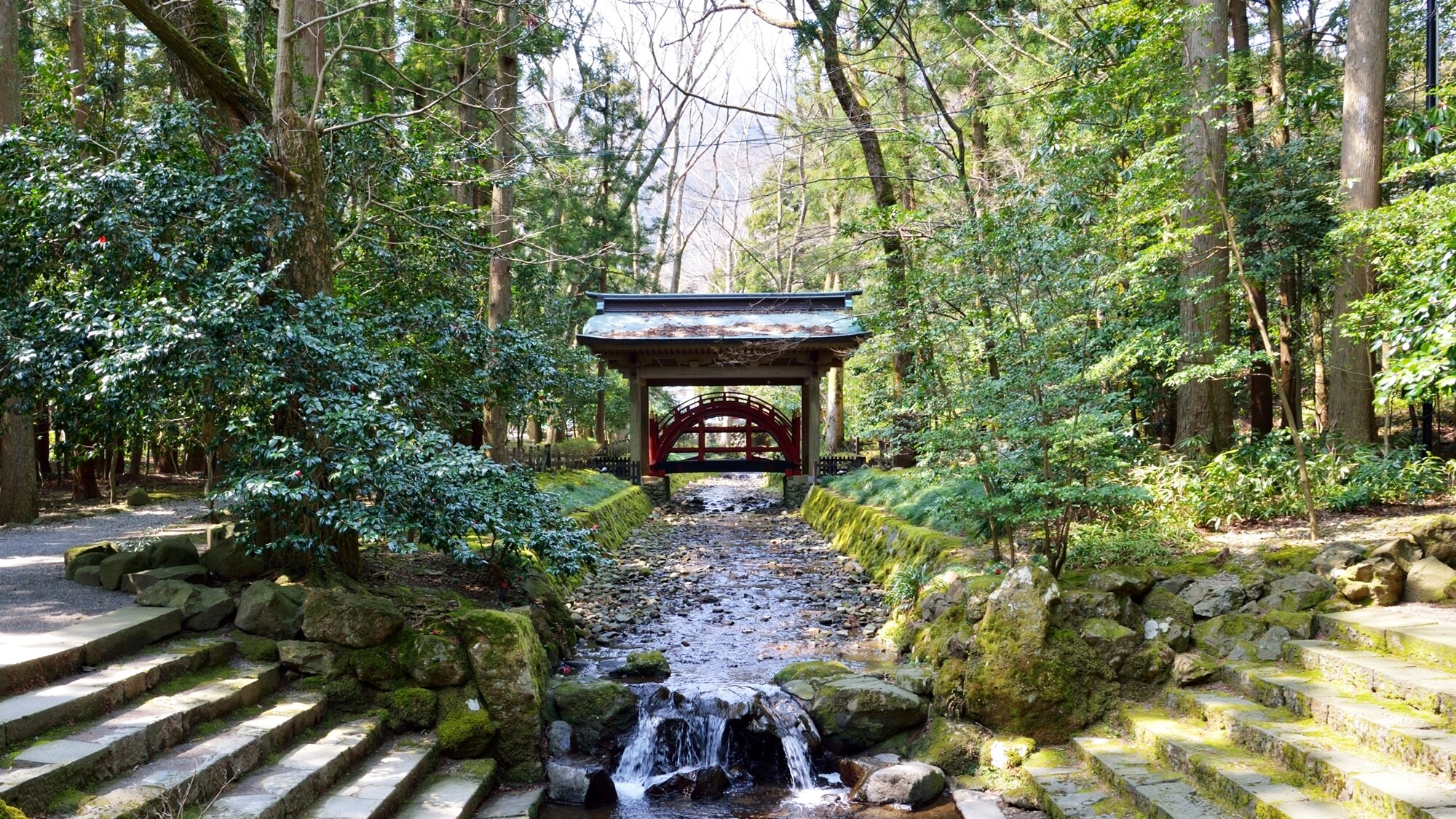 Yahiko Shrine