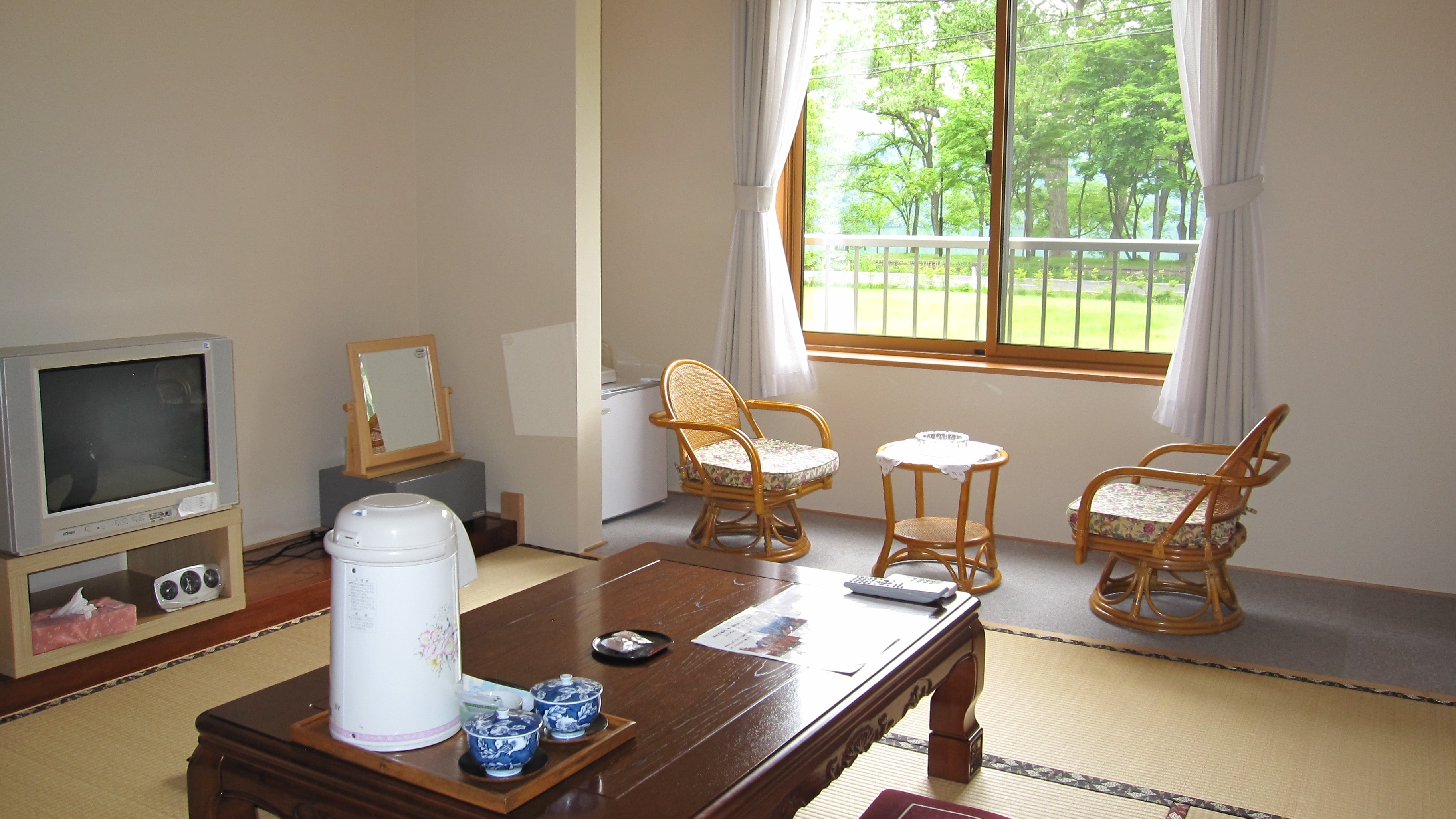 Japanese-style room