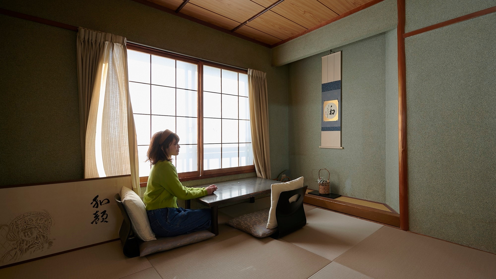 *[Night View] Modern Japanese room with Ryukyu tatami, 7 and a half tatami mats