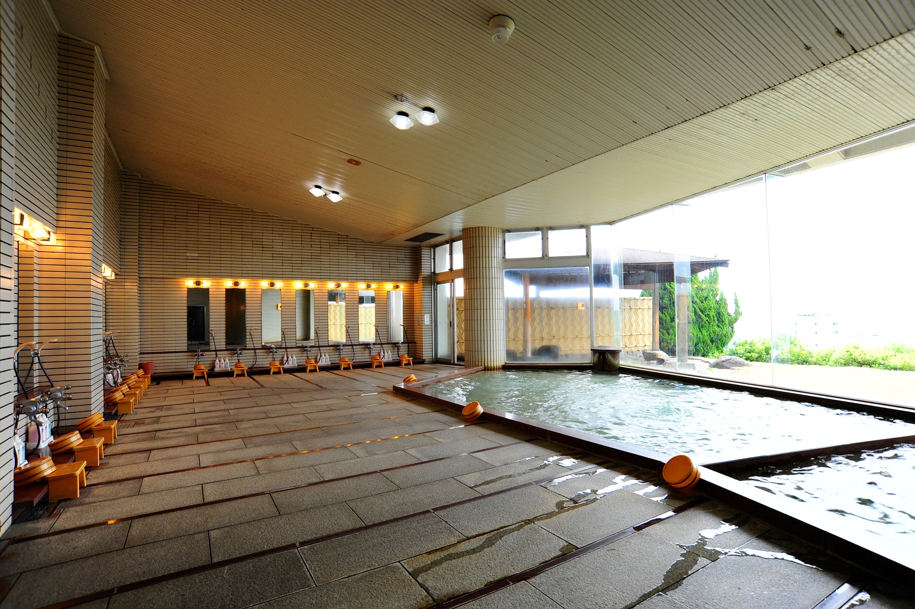 Observatory large communal bath