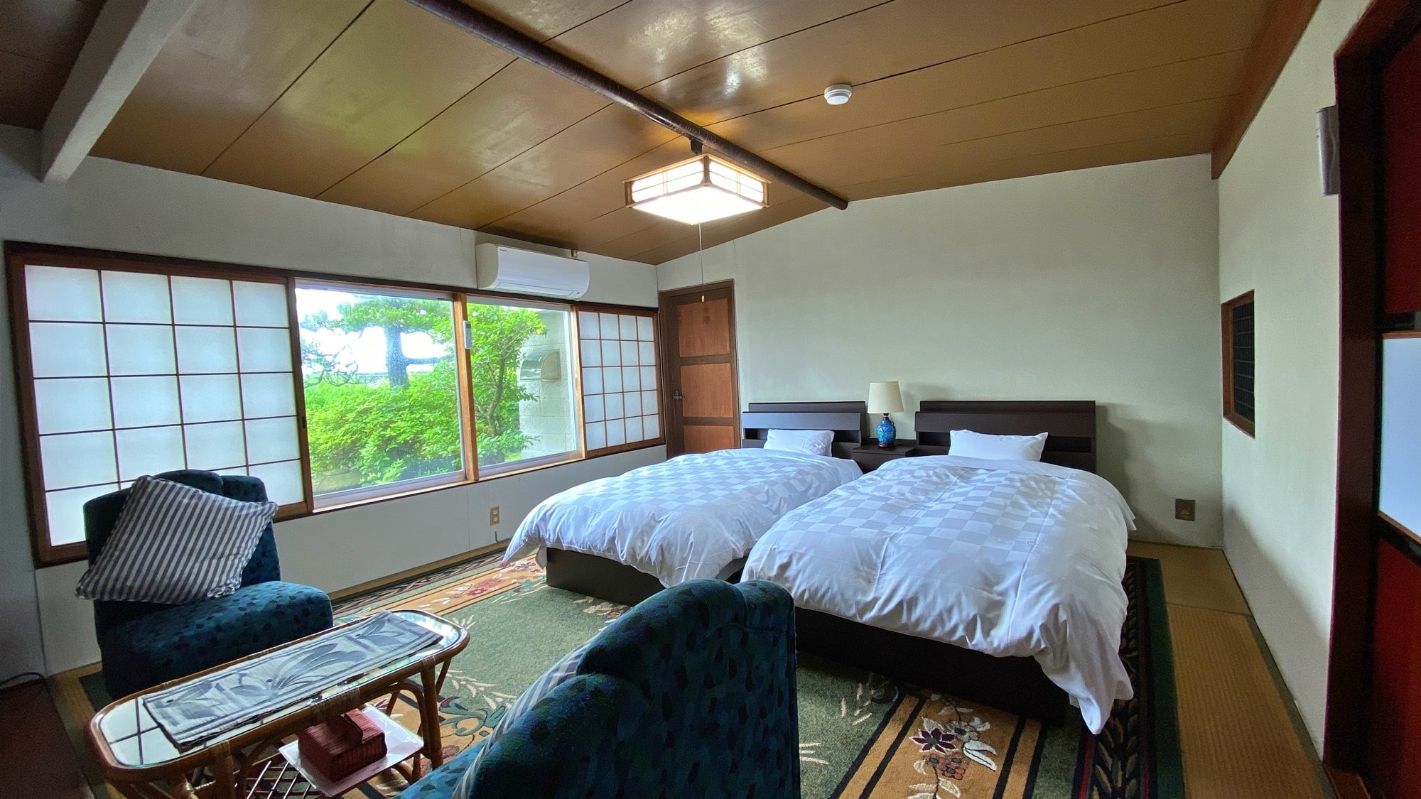 [Kyoto style/wooden house] Japanese-Western style room | 10 tatami mats | Bath and toilet included