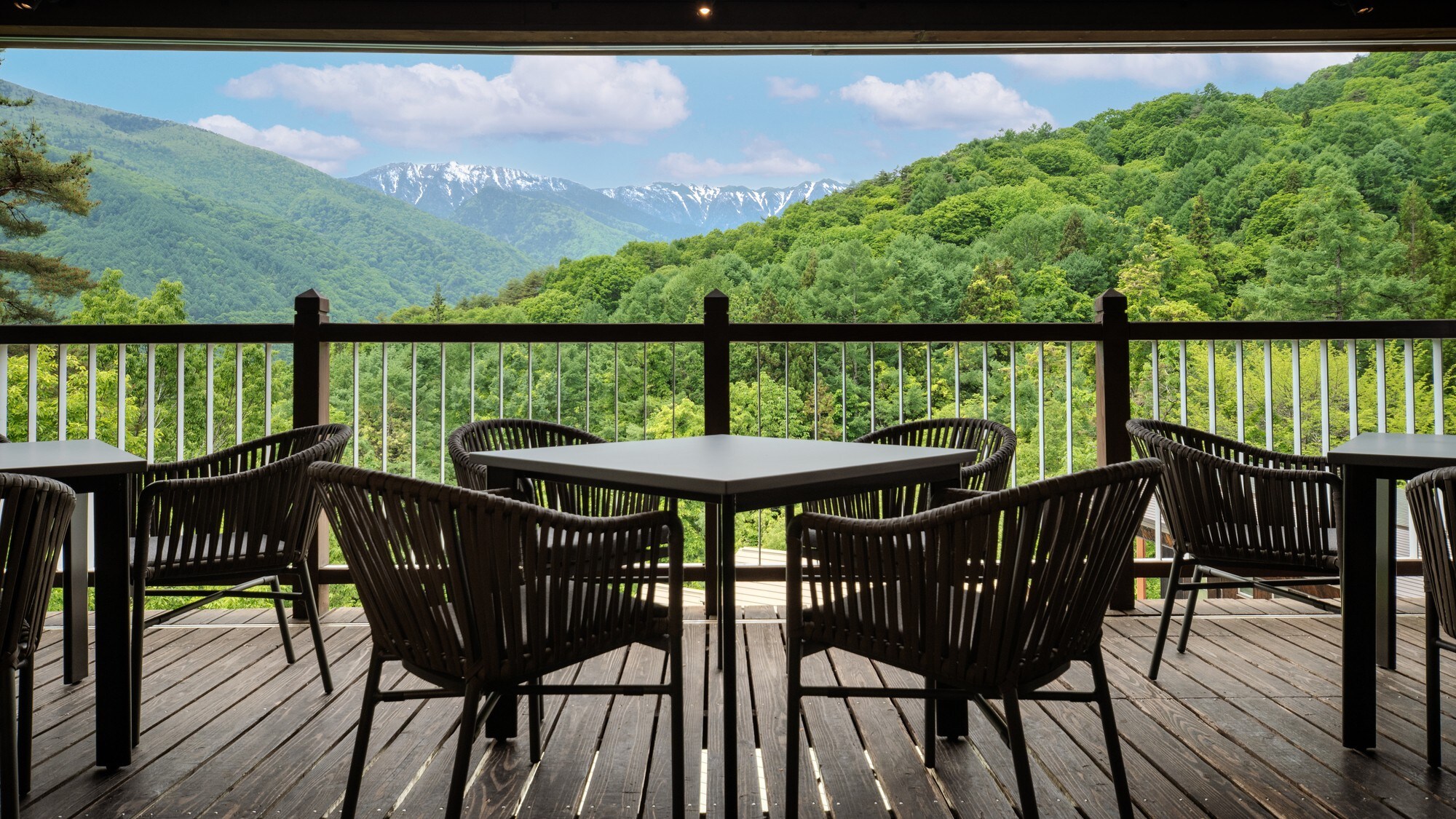 Nhà hàng - Ghế ngồi ngoài trời -